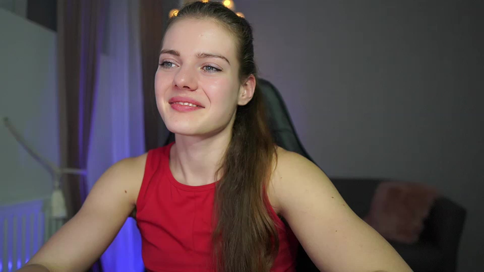 Gallery image thumbnail from Elly_Malkova_'s myfreecams stream on, 03/02/2023, 19:10 image 17 of 20