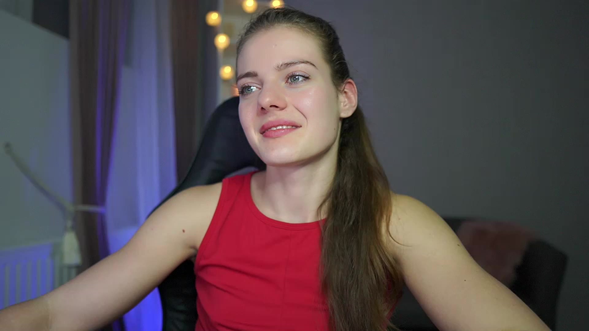 Gallery image thumbnail from Elly_Malkova_'s myfreecams stream on, 03/02/2023, 19:10 image 14 of 20
