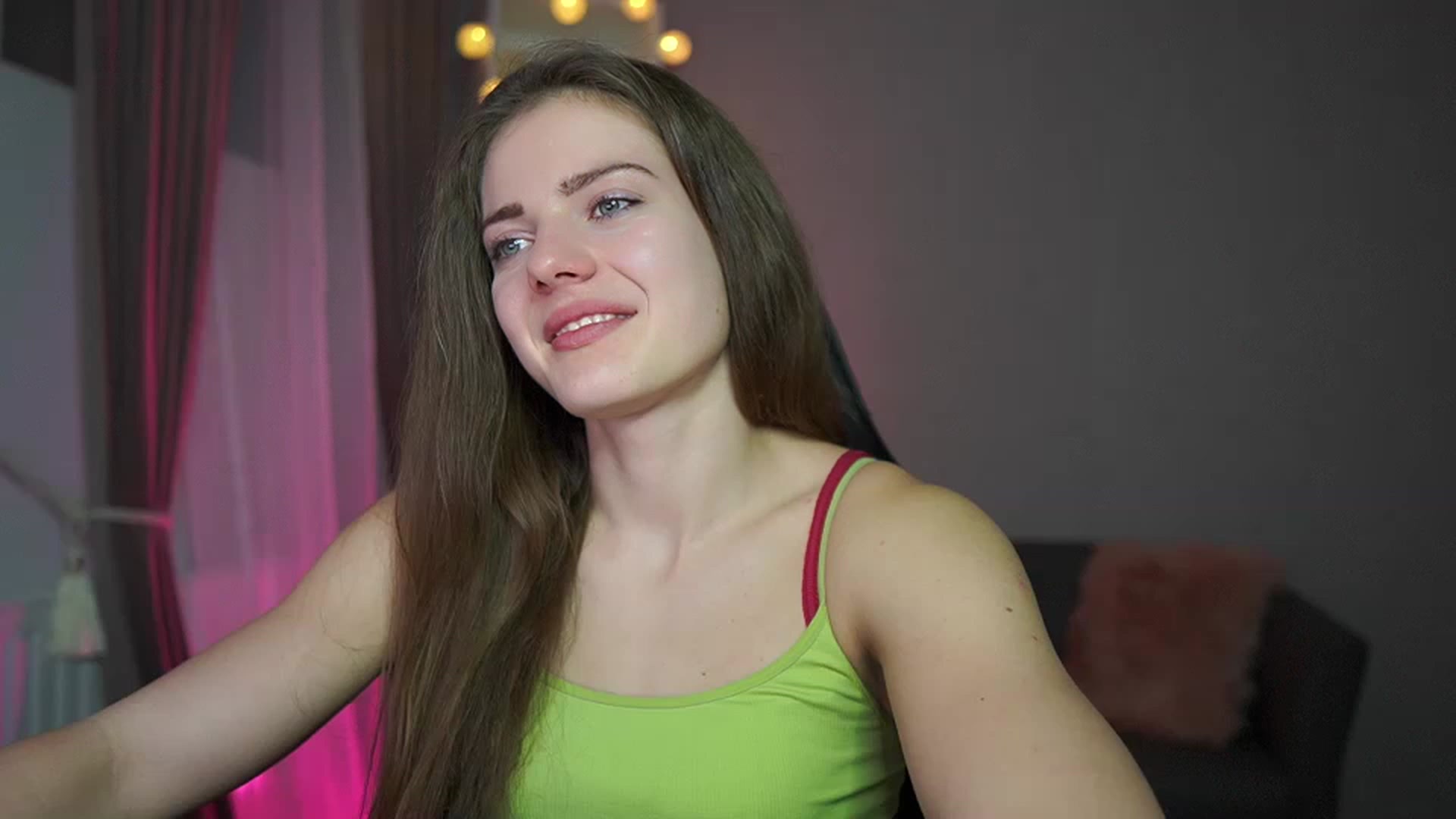 Gallery image thumbnail from Elly_Malkova_'s myfreecams stream on, 03/03/2023, 22:31 image 2 of 20