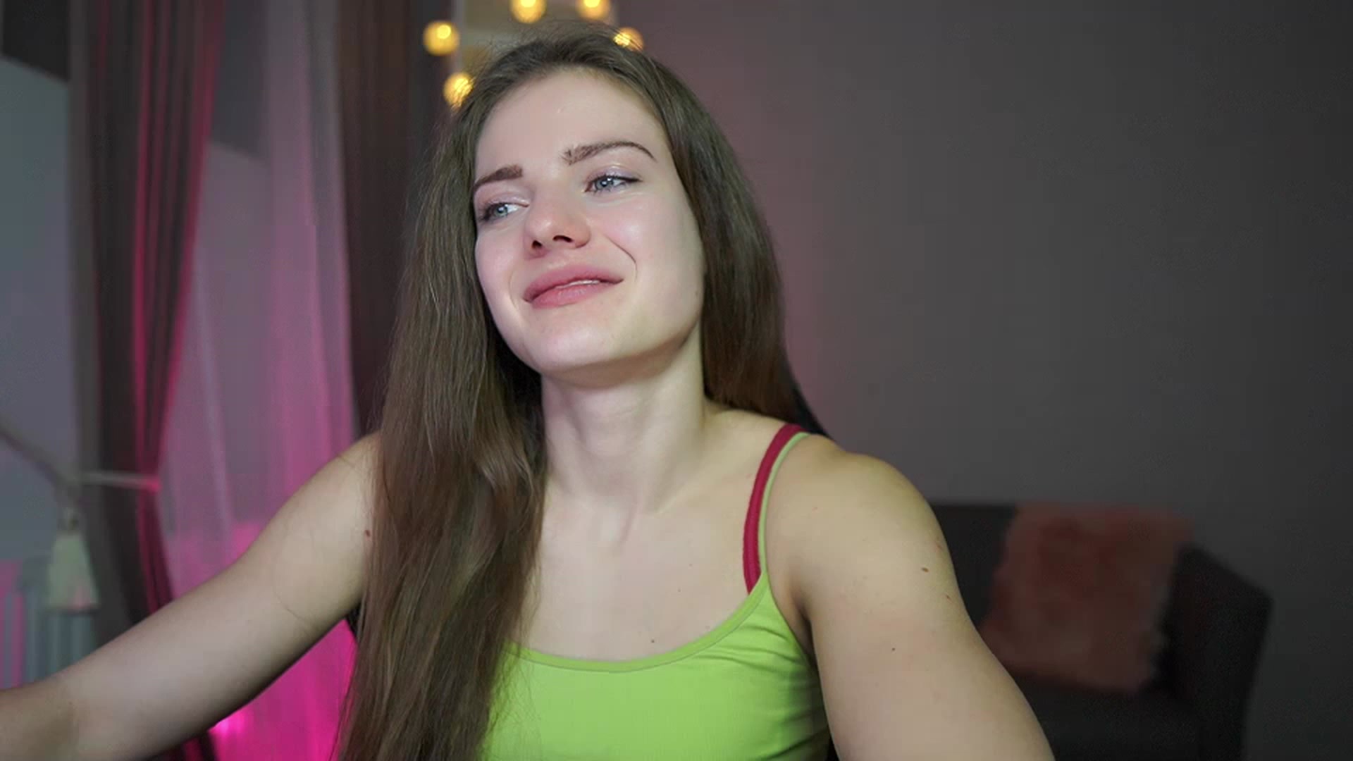 Gallery image thumbnail from Elly_Malkova_'s myfreecams stream on, 03/03/2023, 22:31 image 4 of 20