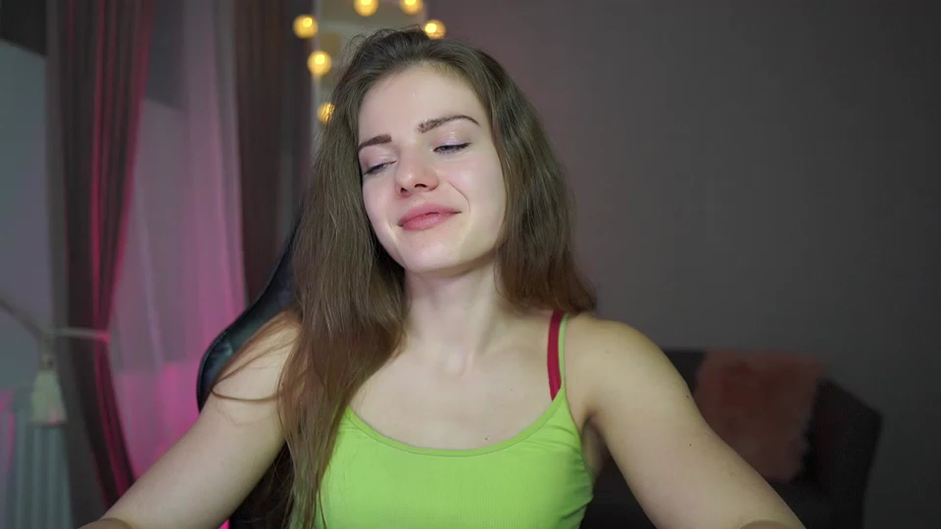 Gallery image thumbnail from Elly_Malkova_'s myfreecams stream on, 03/03/2023, 22:31 image 13 of 20