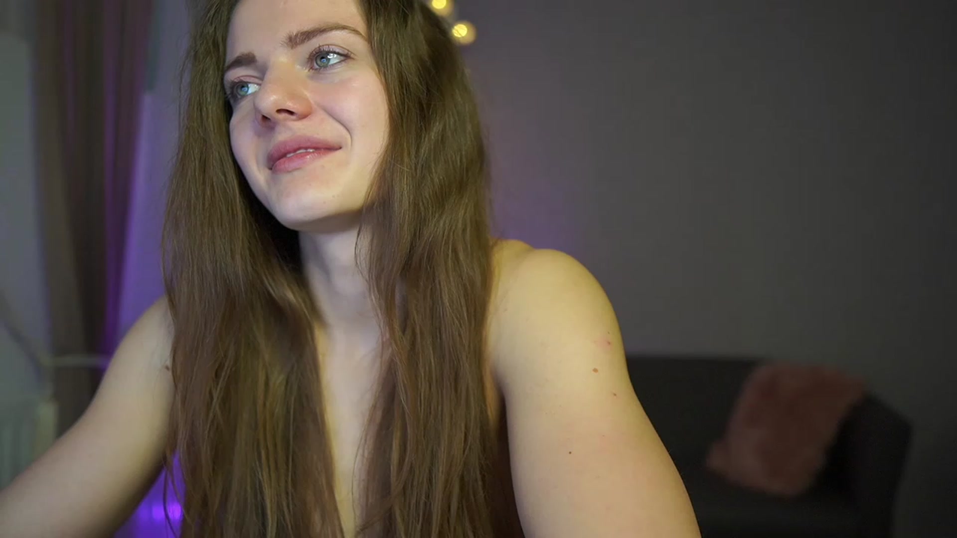 Gallery image thumbnail from Elly_Malkova_'s myfreecams stream on, 03/04/2023, 10:26 image 20 of 20