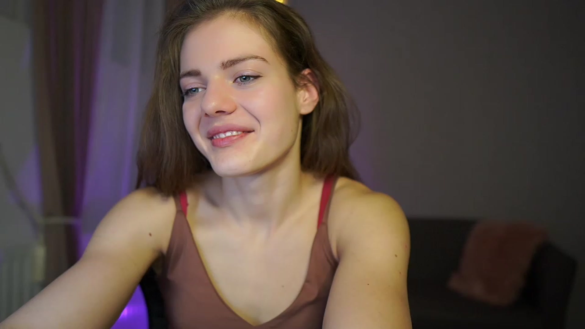 Gallery image thumbnail from Elly_Malkova_'s myfreecams stream on, 03/04/2023, 10:26 image 9 of 20