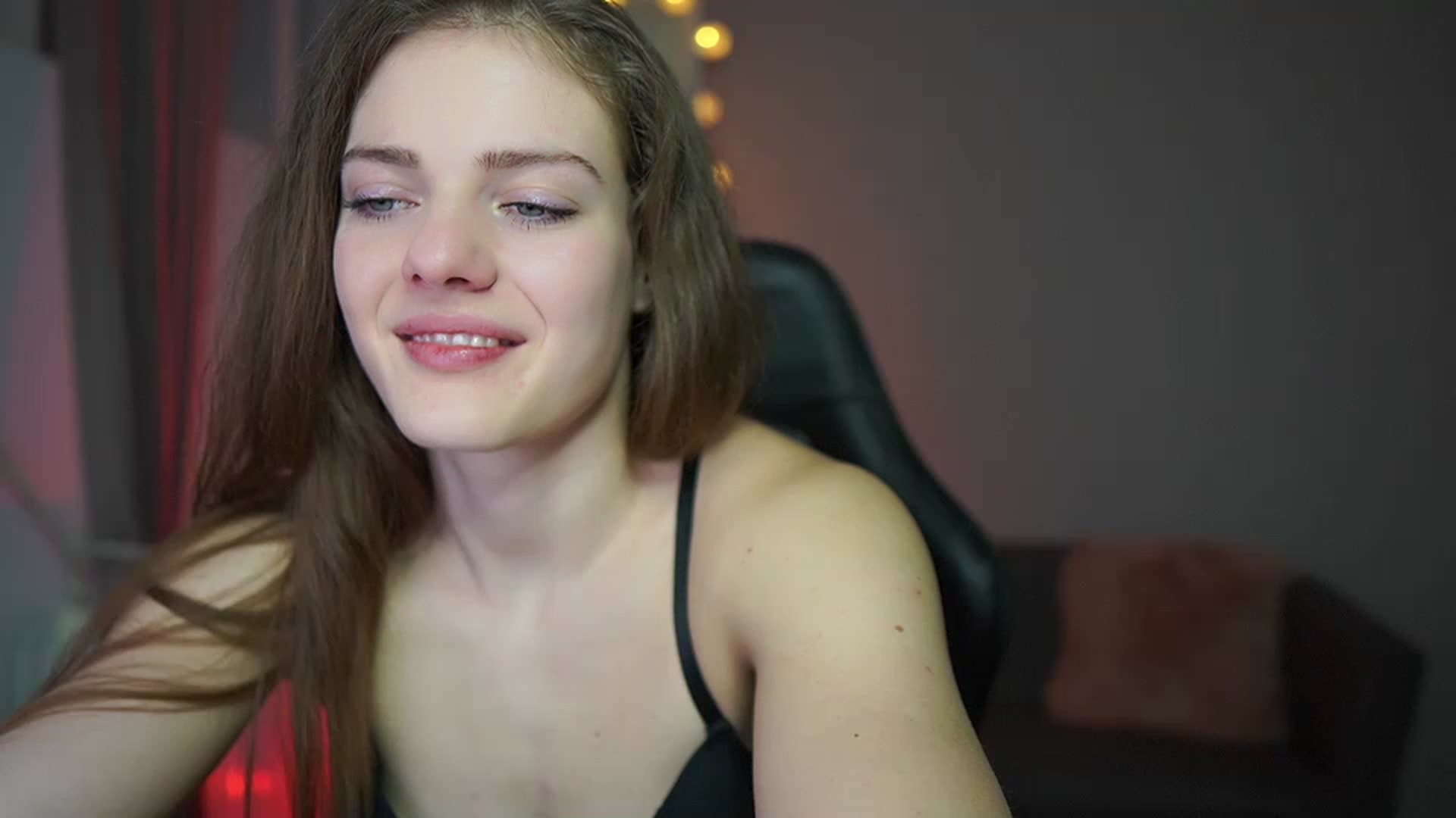 Gallery image thumbnail from Elly_Malkova_'s myfreecams stream on, 03/05/2023, 20:43 image 9 of 20