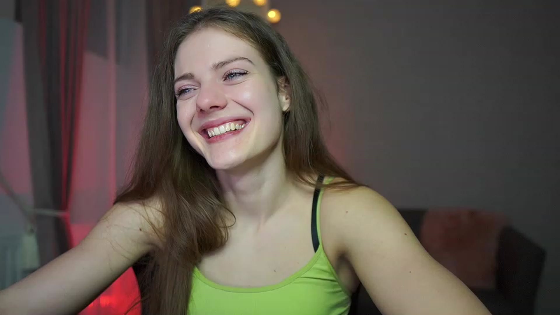 Gallery image thumbnail from Elly_Malkova_'s myfreecams stream on, 03/05/2023, 23:55 image 16 of 20