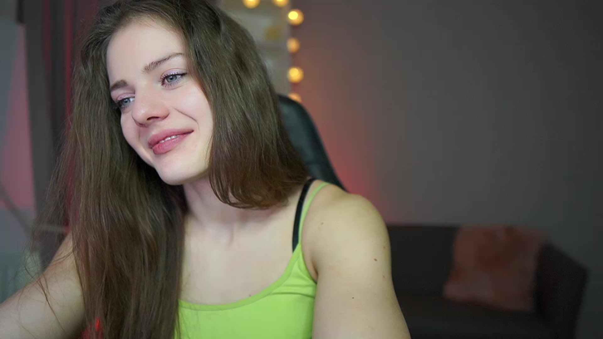 Gallery image thumbnail from Elly_Malkova_'s myfreecams stream on, 03/05/2023, 23:55 image 9 of 20