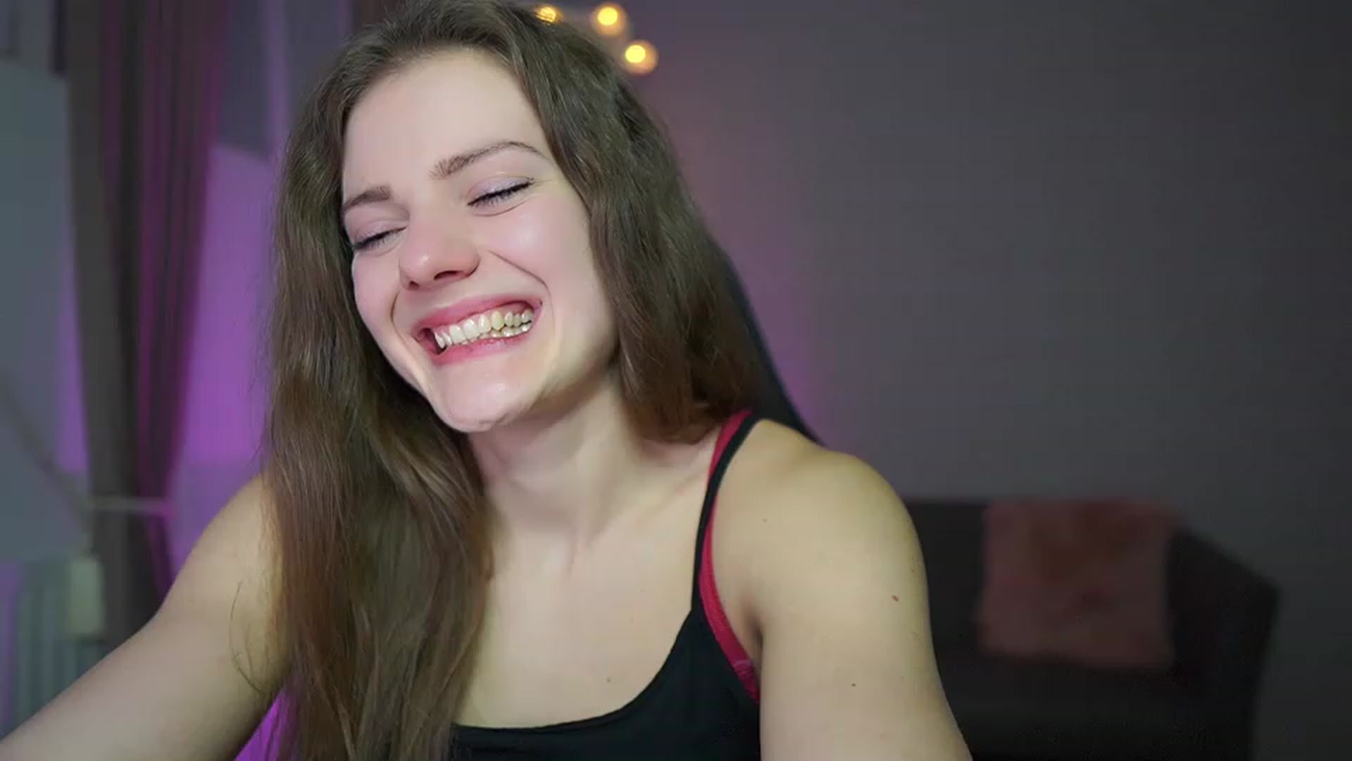 Gallery image thumbnail from Elly_Malkova_'s myfreecams stream on, 03/07/2023, 20:47 image 18 of 20