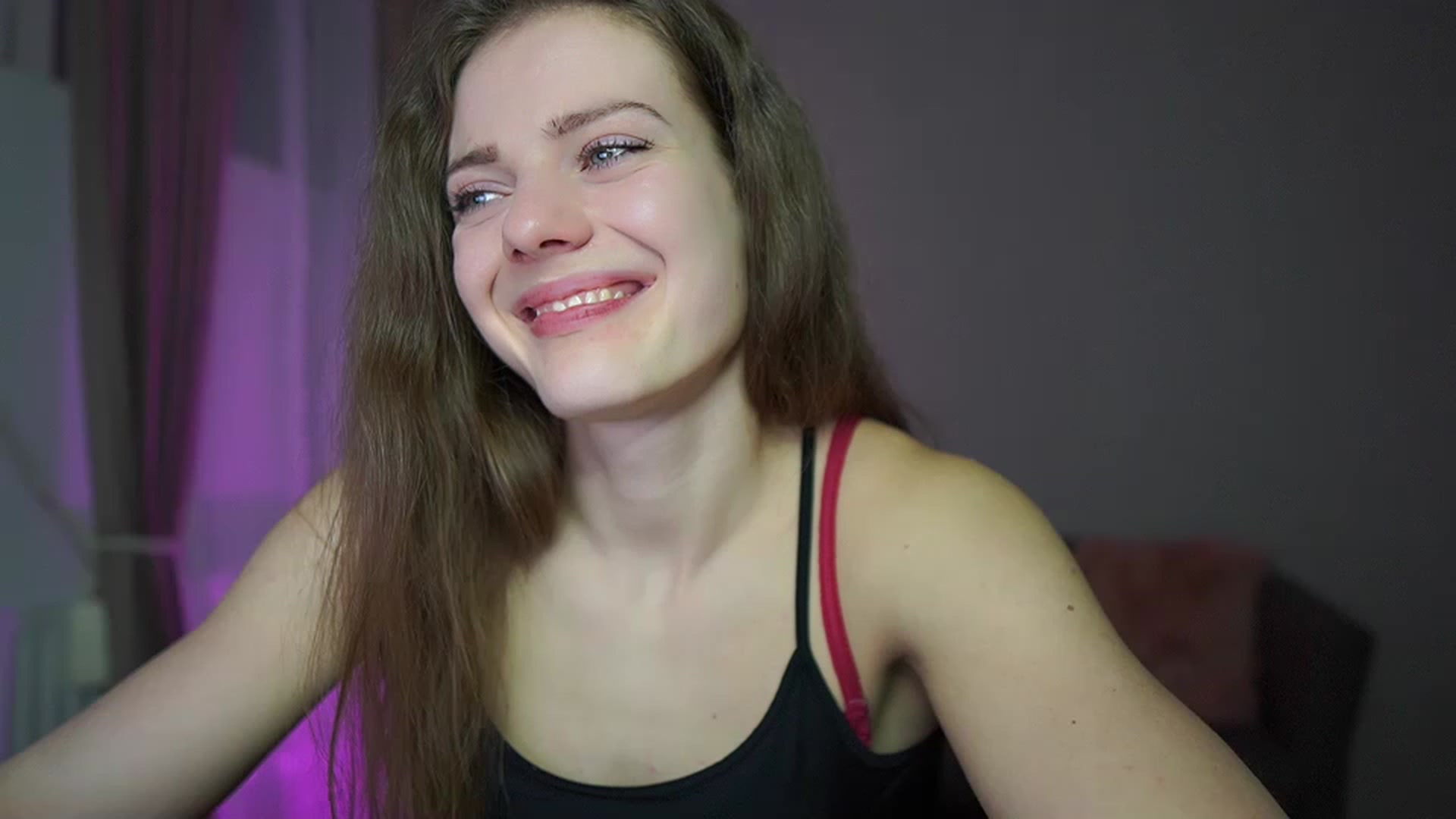 Gallery image thumbnail from Elly_Malkova_'s myfreecams stream on, 03/07/2023, 21:48 image 14 of 20