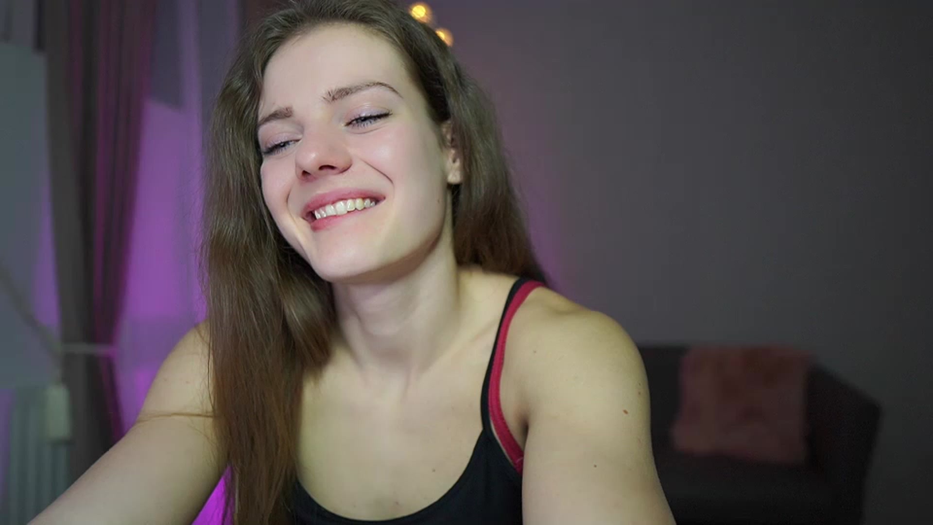 Gallery image thumbnail from Elly_Malkova_'s myfreecams stream on, 03/07/2023, 21:48 image 11 of 20