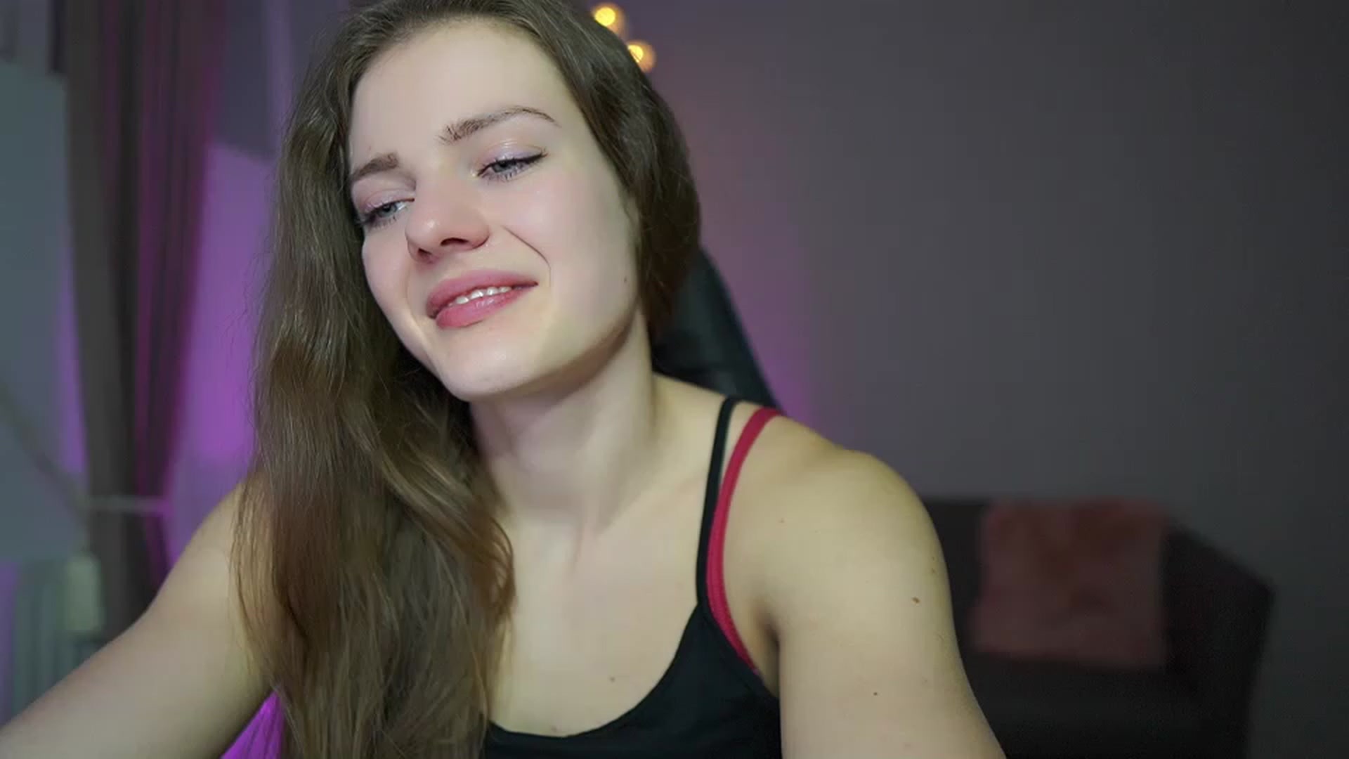 Gallery image thumbnail from Elly_Malkova_'s myfreecams stream on, 03/07/2023, 21:48 image 3 of 20