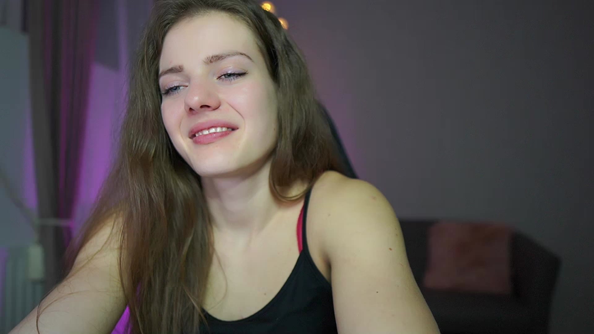 Gallery image thumbnail from Elly_Malkova_'s myfreecams stream on, 03/07/2023, 23:33 image 18 of 20