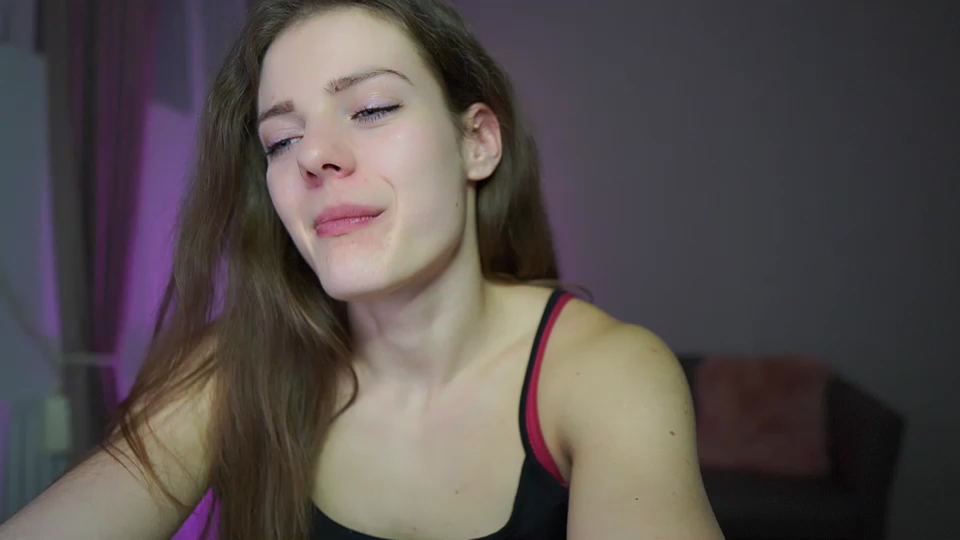 Gallery image thumbnail from Elly_Malkova_'s myfreecams stream on, 03/07/2023, 23:33 image 3 of 20