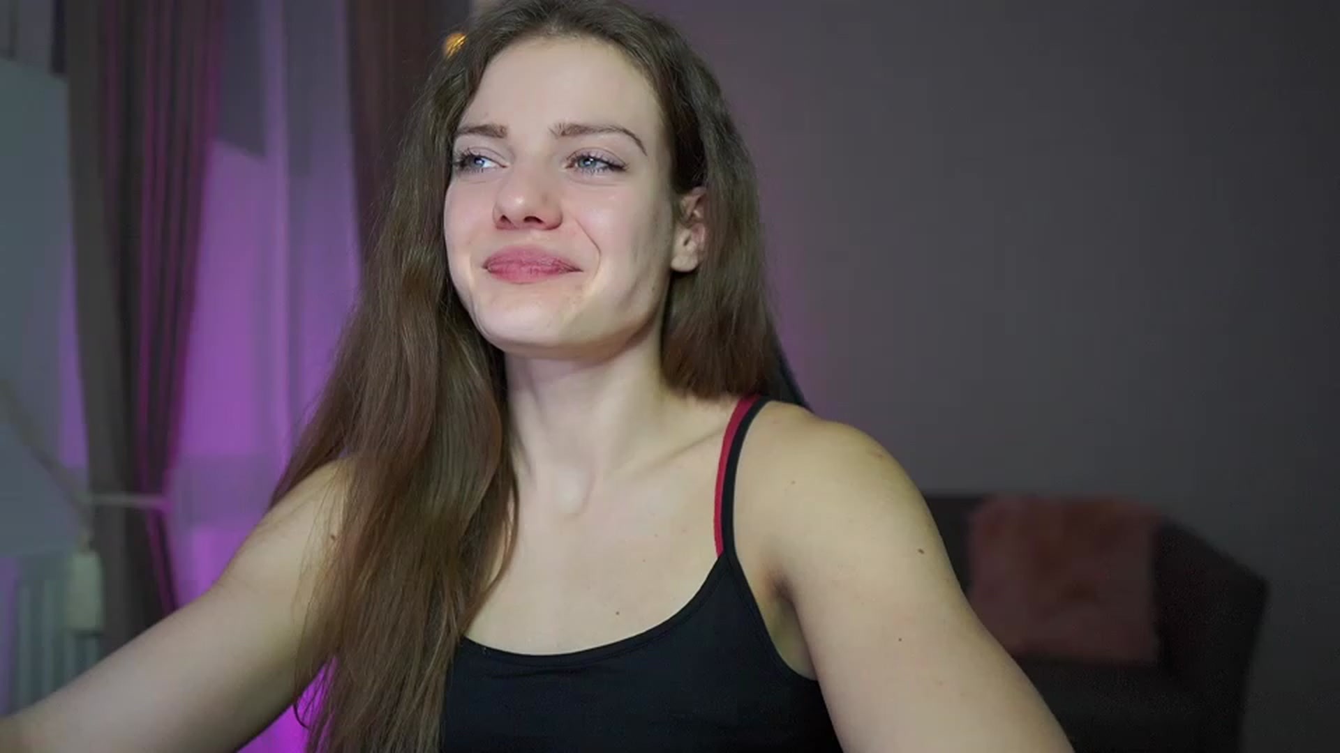Gallery image thumbnail from Elly_Malkova_'s myfreecams stream on, 03/07/2023, 23:33 image 10 of 20