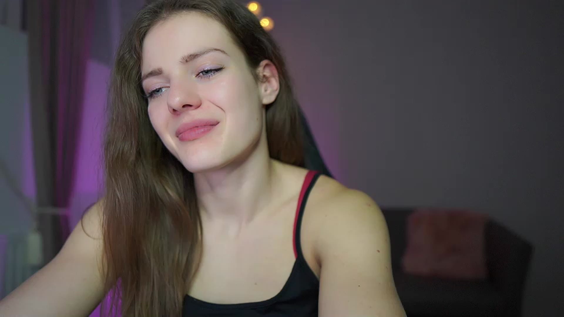 Gallery image thumbnail from Elly_Malkova_'s myfreecams stream on, 03/07/2023, 23:33 image 8 of 20