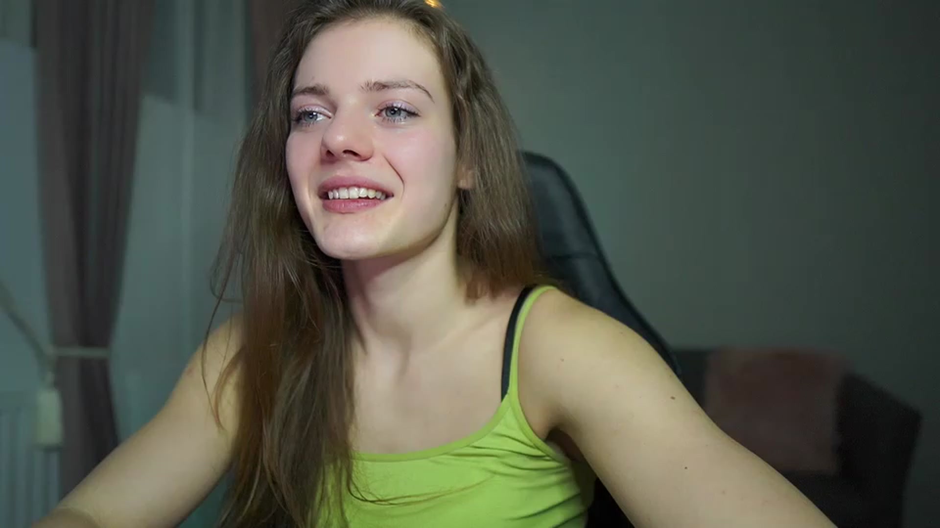 Gallery image thumbnail from Elly_Malkova_'s myfreecams stream on, 03/08/2023, 20:34 image 7 of 20