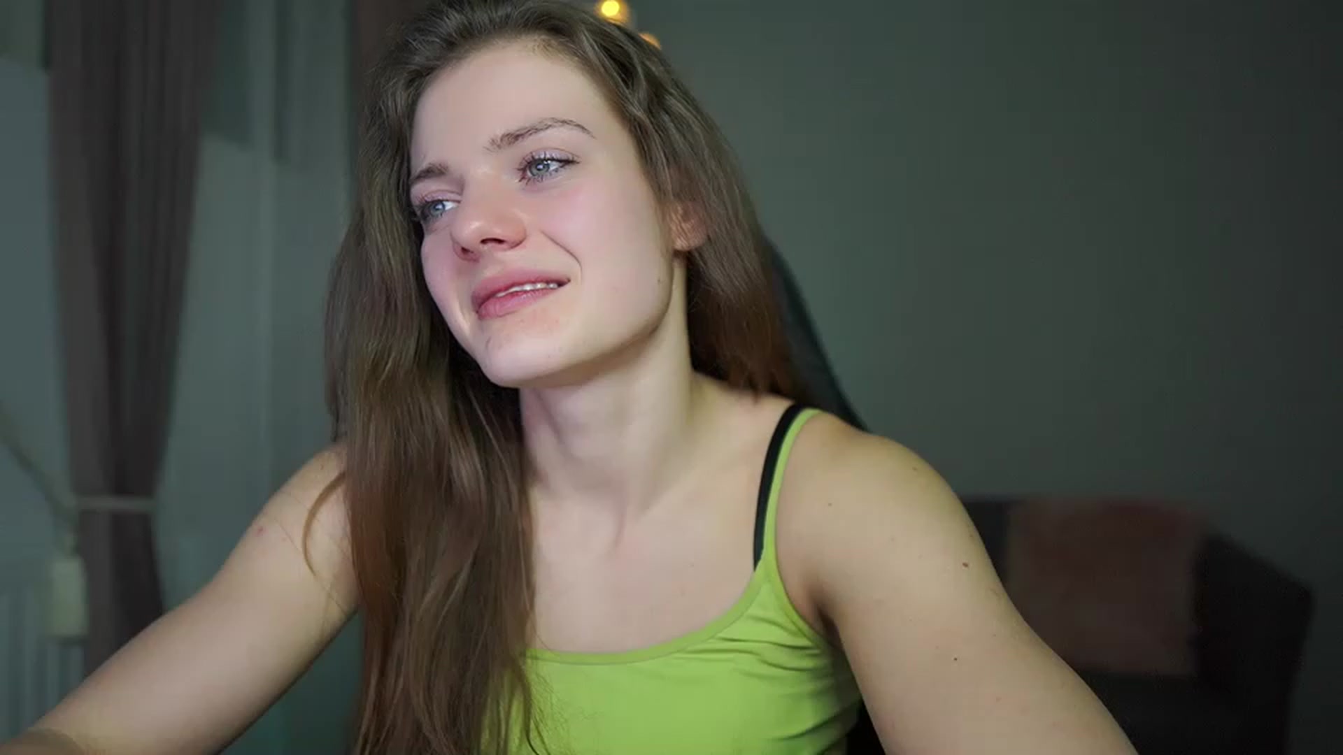 Gallery image thumbnail from Elly_Malkova_'s myfreecams stream on, 03/08/2023, 20:34 image 4 of 20