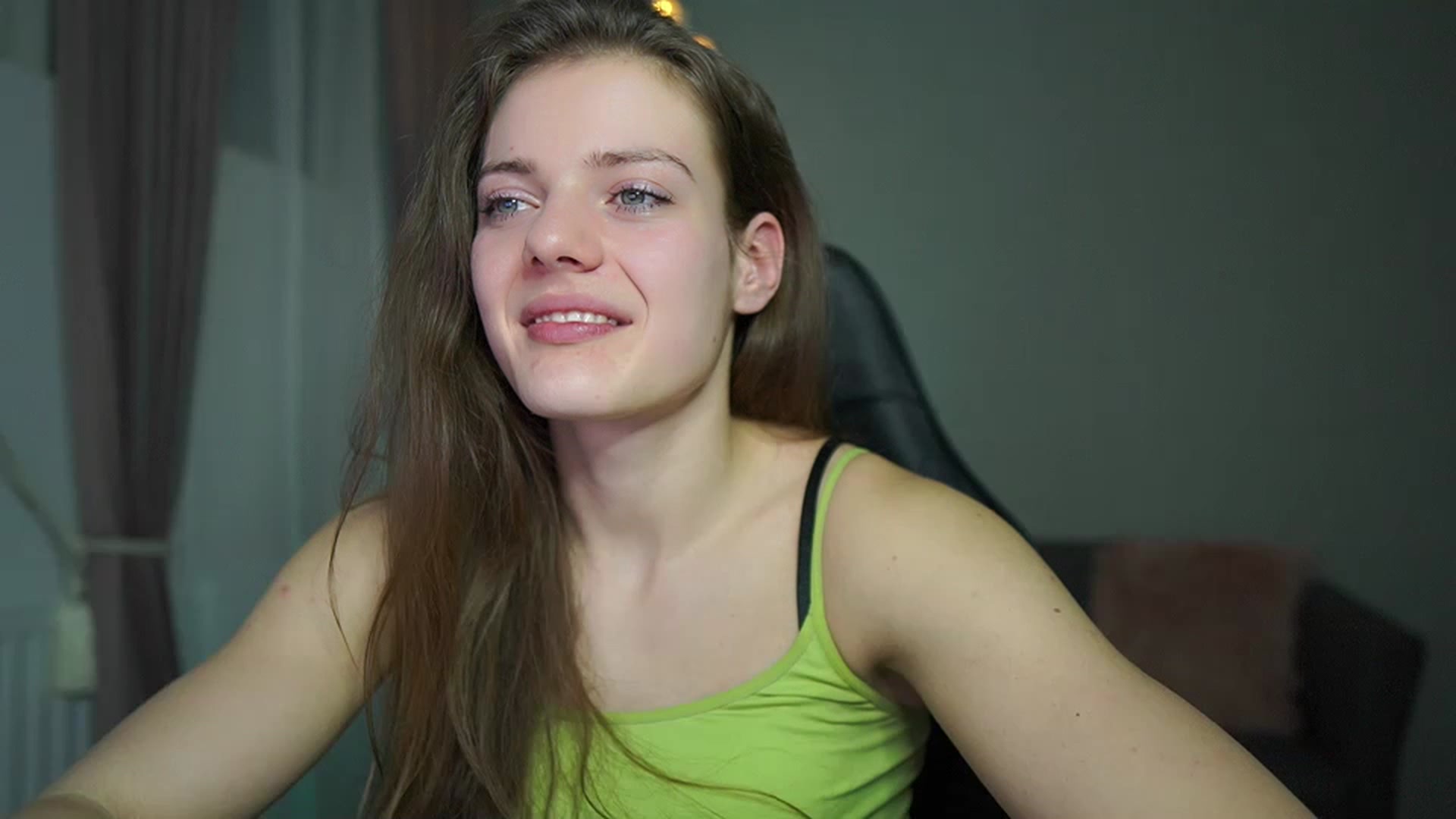 Gallery image thumbnail from Elly_Malkova_'s myfreecams stream on, 03/08/2023, 20:34 image 16 of 20