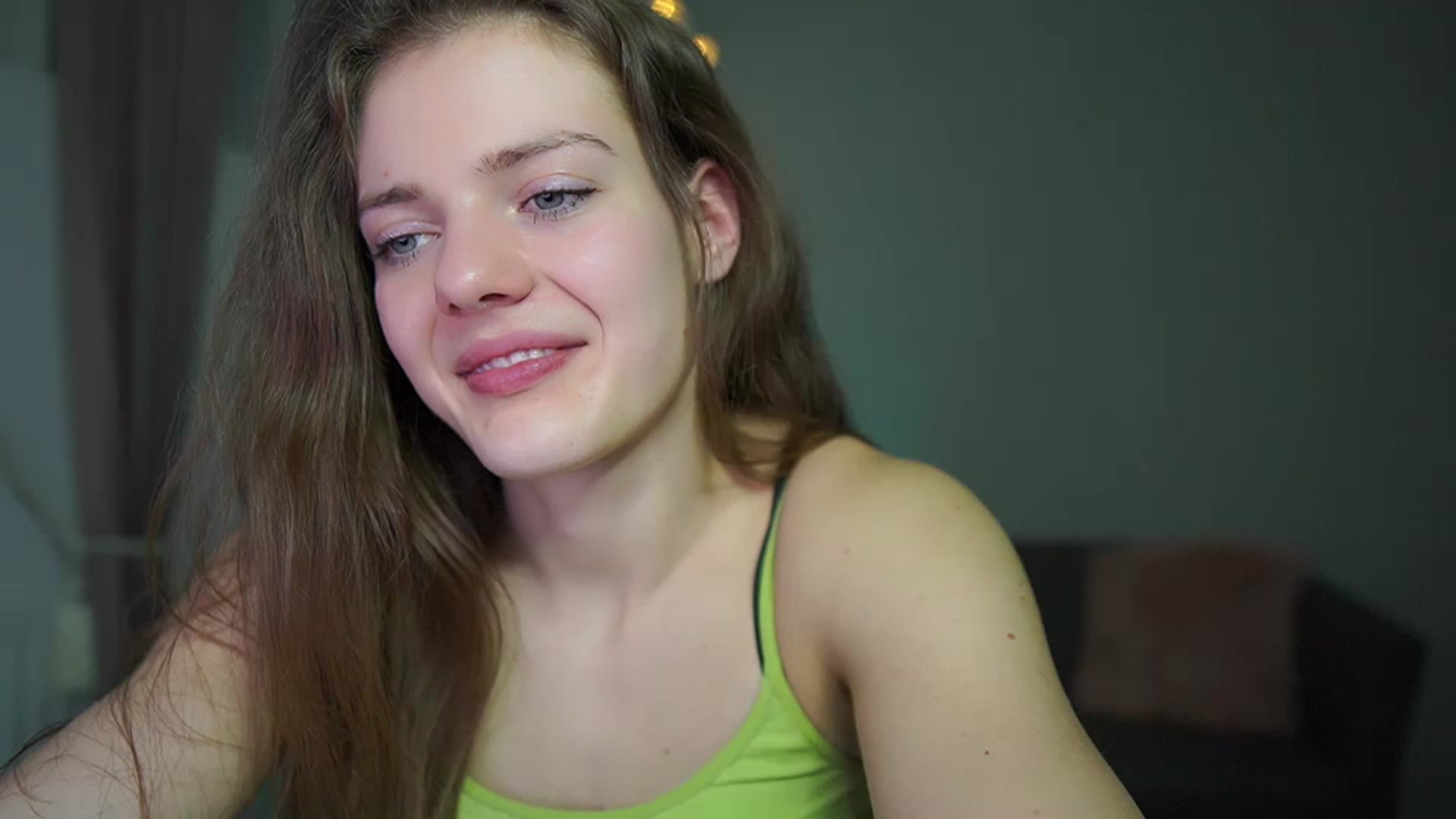 Gallery image thumbnail from Elly_Malkova_'s myfreecams stream on, 03/08/2023, 21:42 image 3 of 20