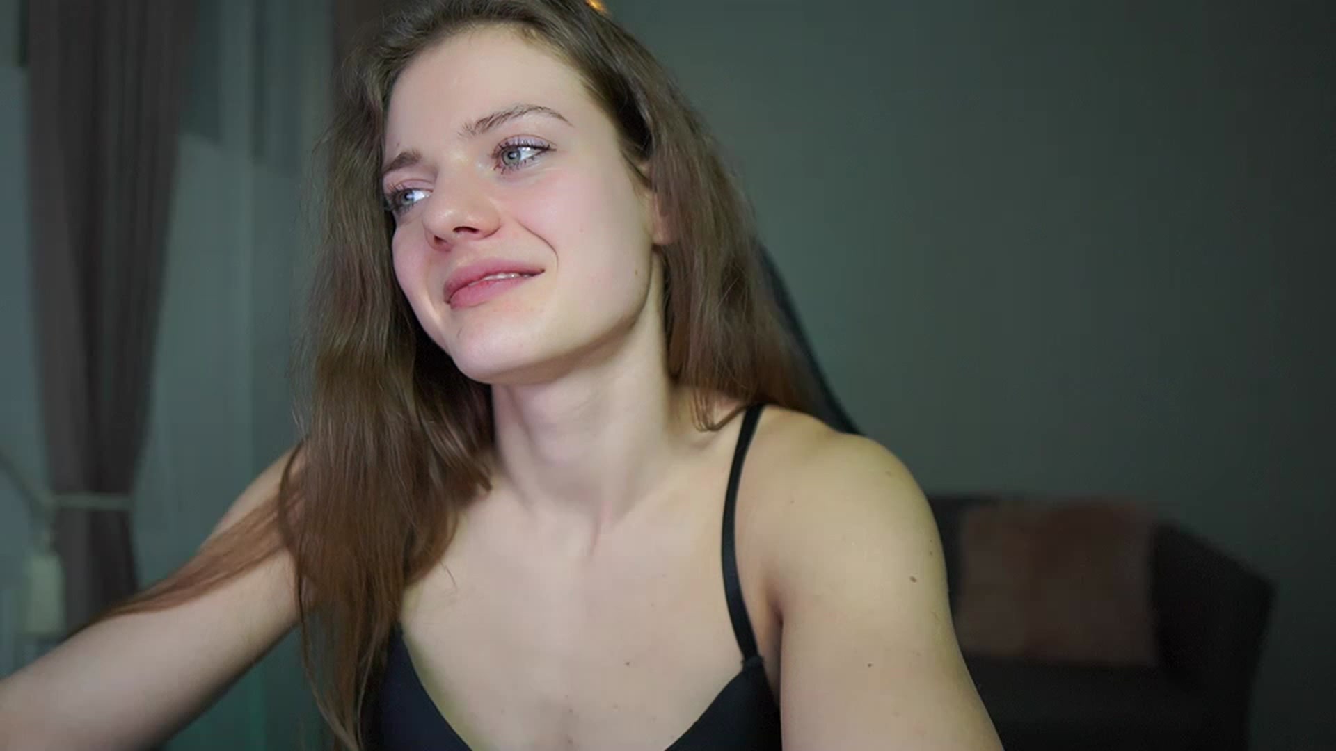 Gallery image thumbnail from Elly_Malkova_'s myfreecams stream on, 03/08/2023, 23:48 image 16 of 20
