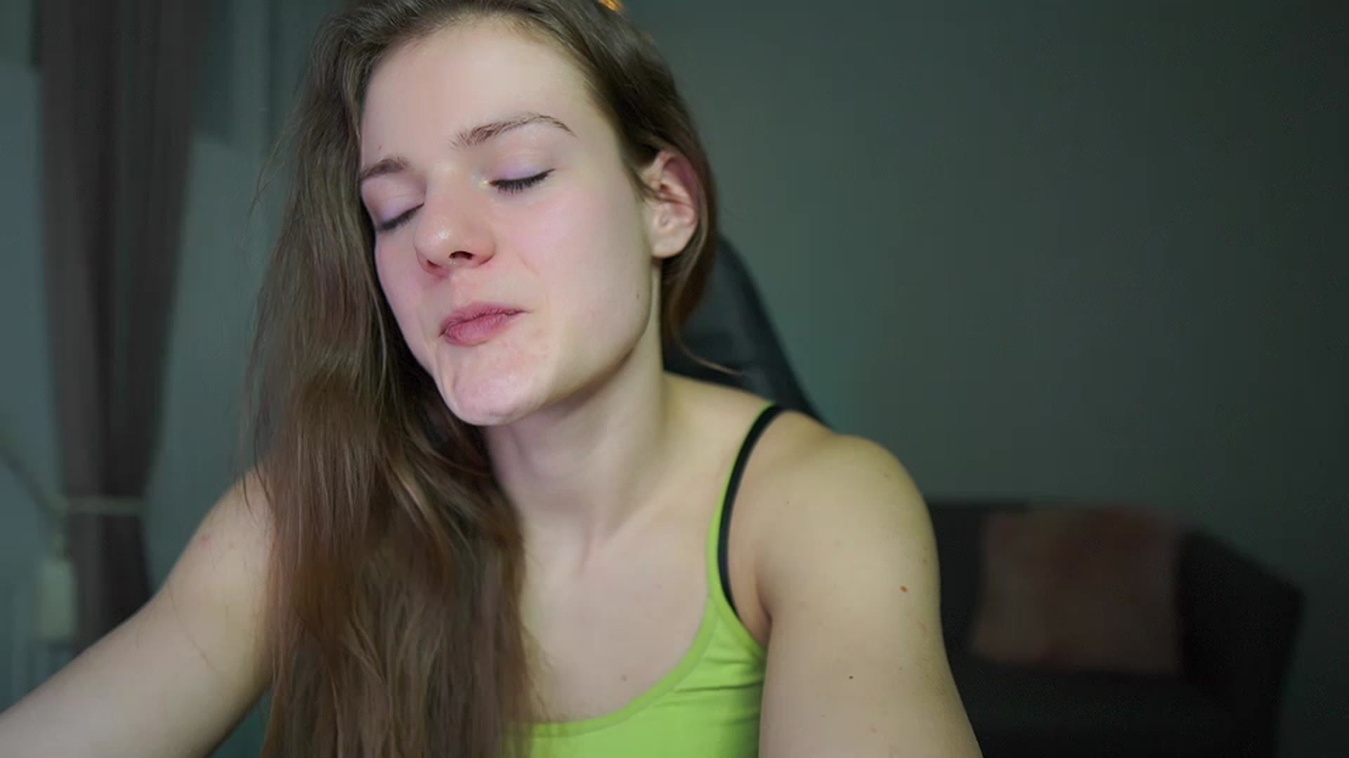 Gallery image thumbnail from Elly_Malkova_'s myfreecams stream on, 03/08/2023, 23:48 image 1 of 20