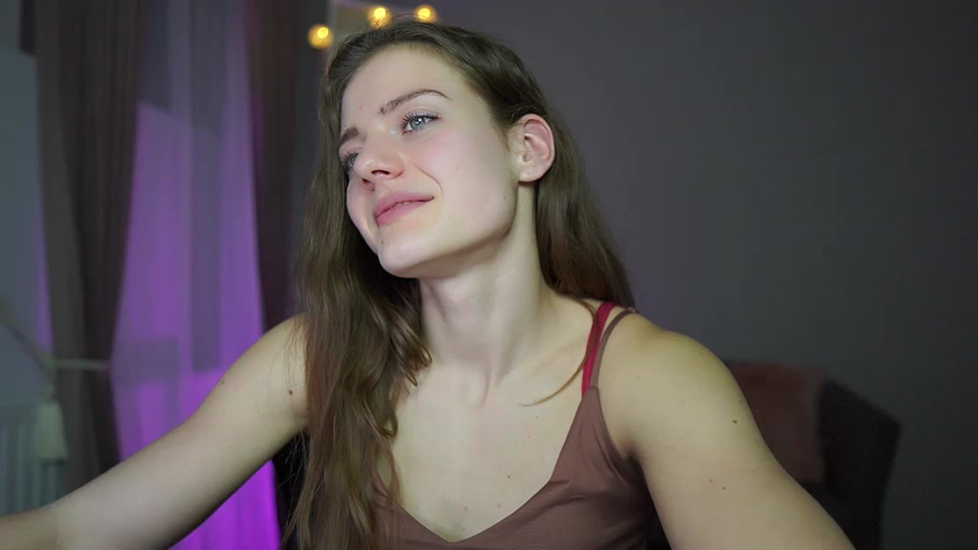 Gallery image thumbnail from Elly_Malkova_'s myfreecams stream on, 03/10/2023, 21:42 image 19 of 20