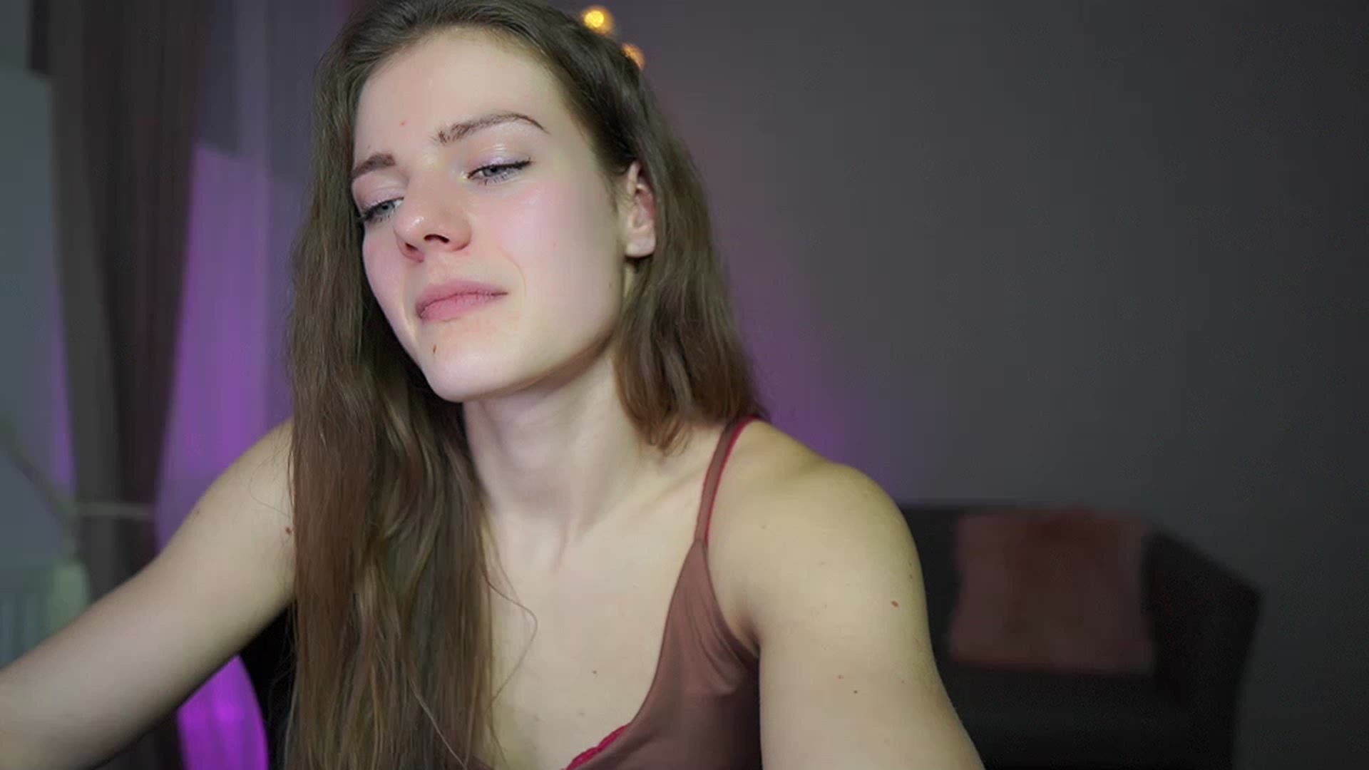 Gallery image thumbnail from Elly_Malkova_'s myfreecams stream on, 03/10/2023, 21:42 image 1 of 20