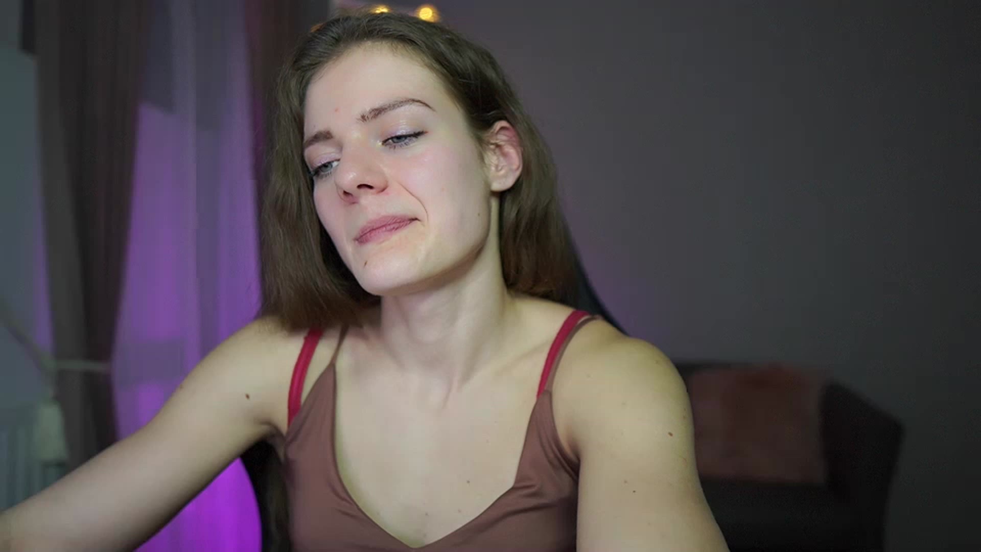 Gallery image thumbnail from Elly_Malkova_'s myfreecams stream on, 03/10/2023, 21:42 image 16 of 20