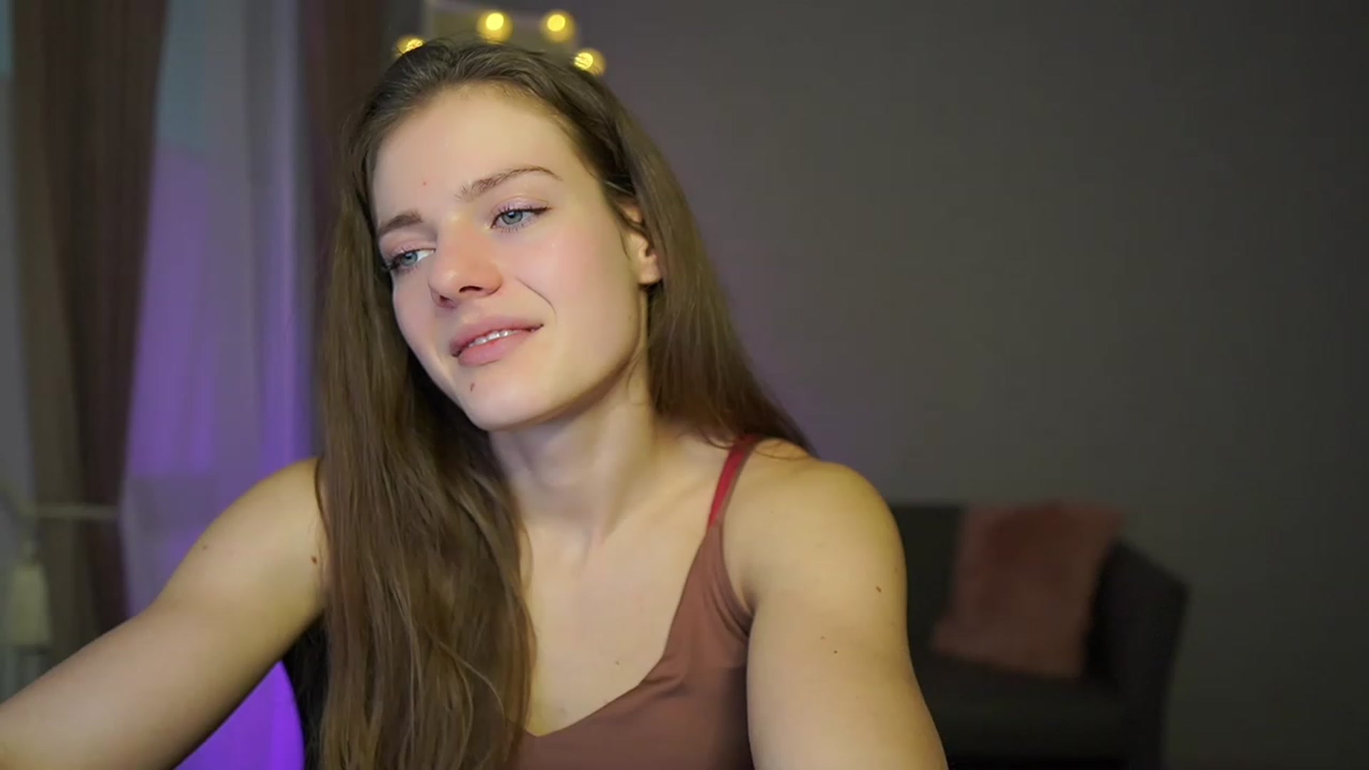 Gallery image thumbnail from Elly_Malkova_'s myfreecams stream on, 03/11/2023, 13:01 image 15 of 20