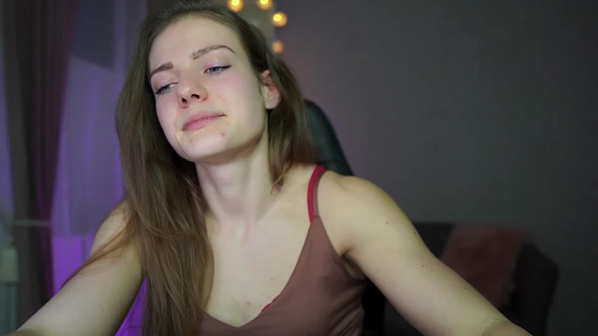 Gallery image thumbnail from Elly_Malkova_'s myfreecams stream on, 03/16/2023, 19:55 image 18 of 20