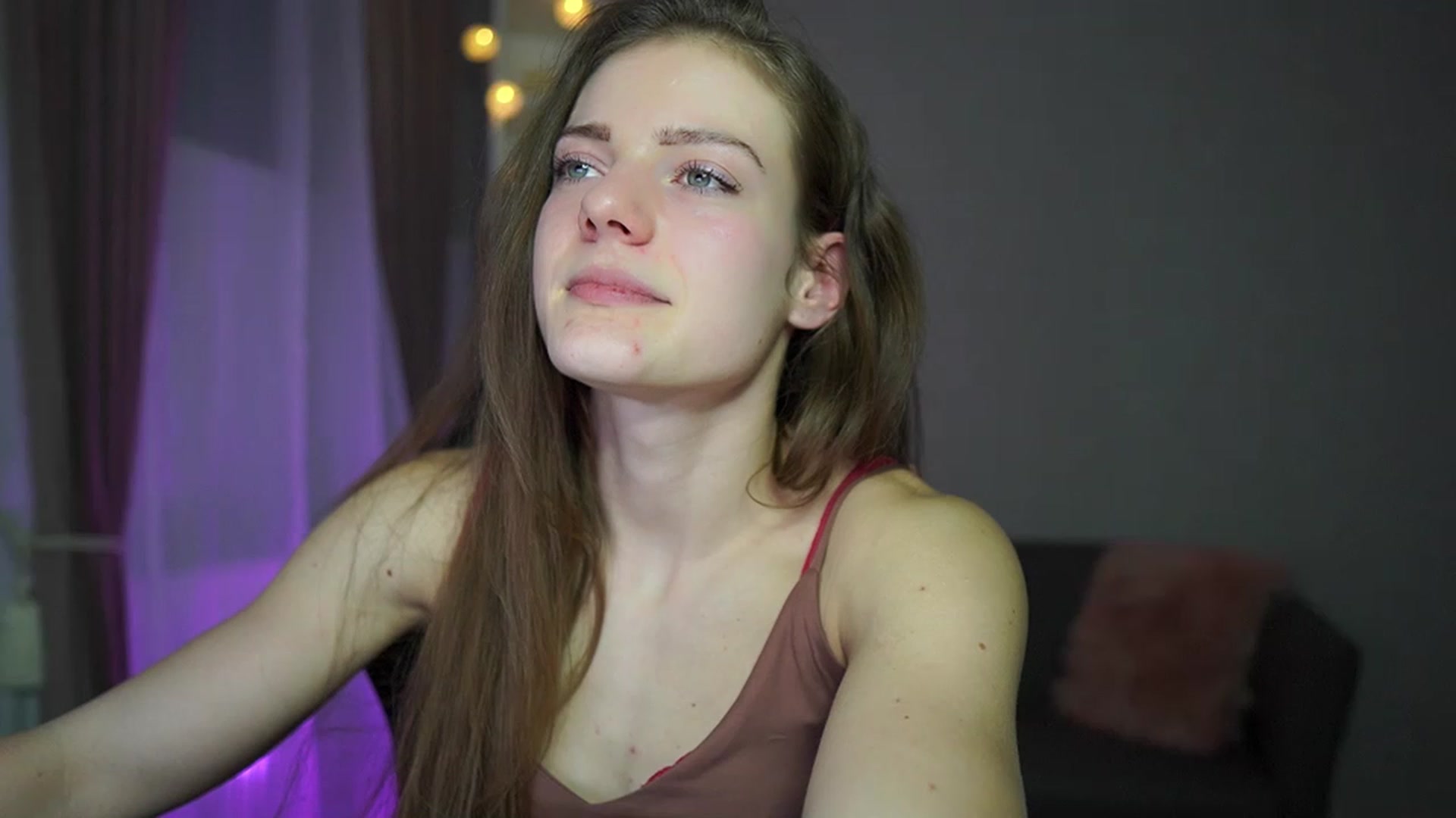 Gallery image thumbnail from Elly_Malkova_'s myfreecams stream on, 03/16/2023, 19:55 image 15 of 20