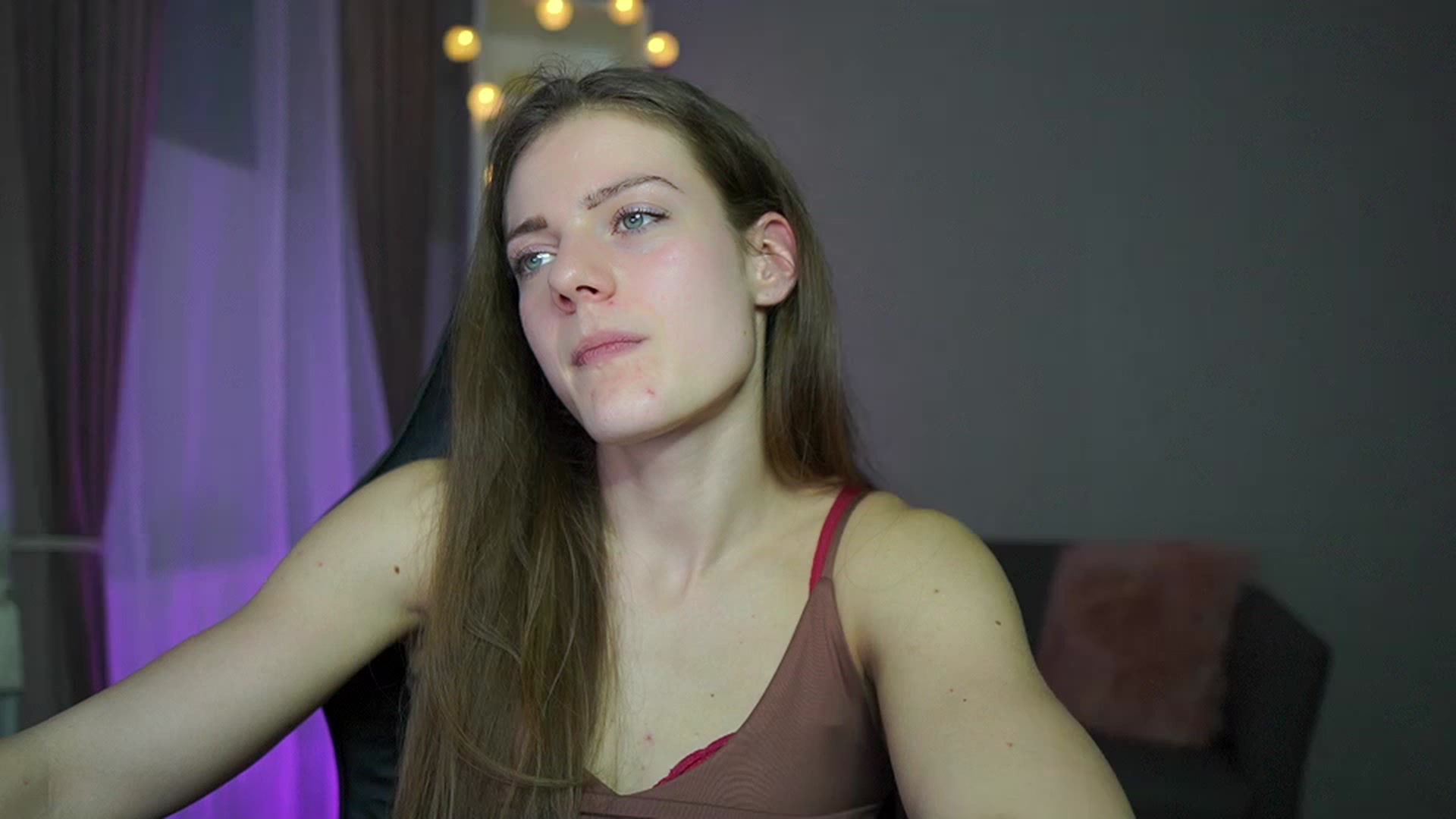 Gallery image thumbnail from Elly_Malkova_'s myfreecams stream on, 03/16/2023, 21:41 image 10 of 20