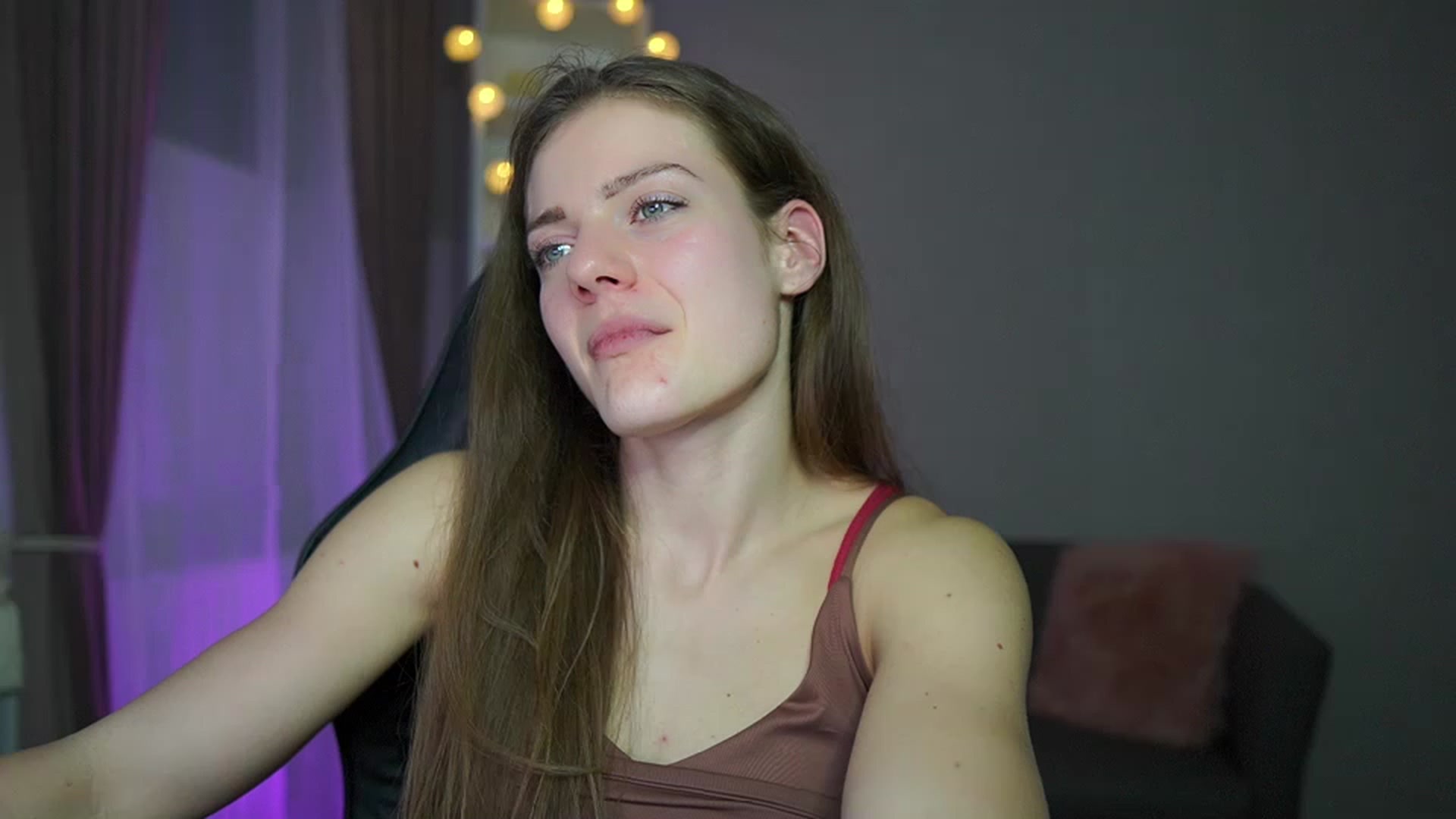 Gallery image thumbnail from Elly_Malkova_'s myfreecams stream on, 03/16/2023, 21:41 image 5 of 20