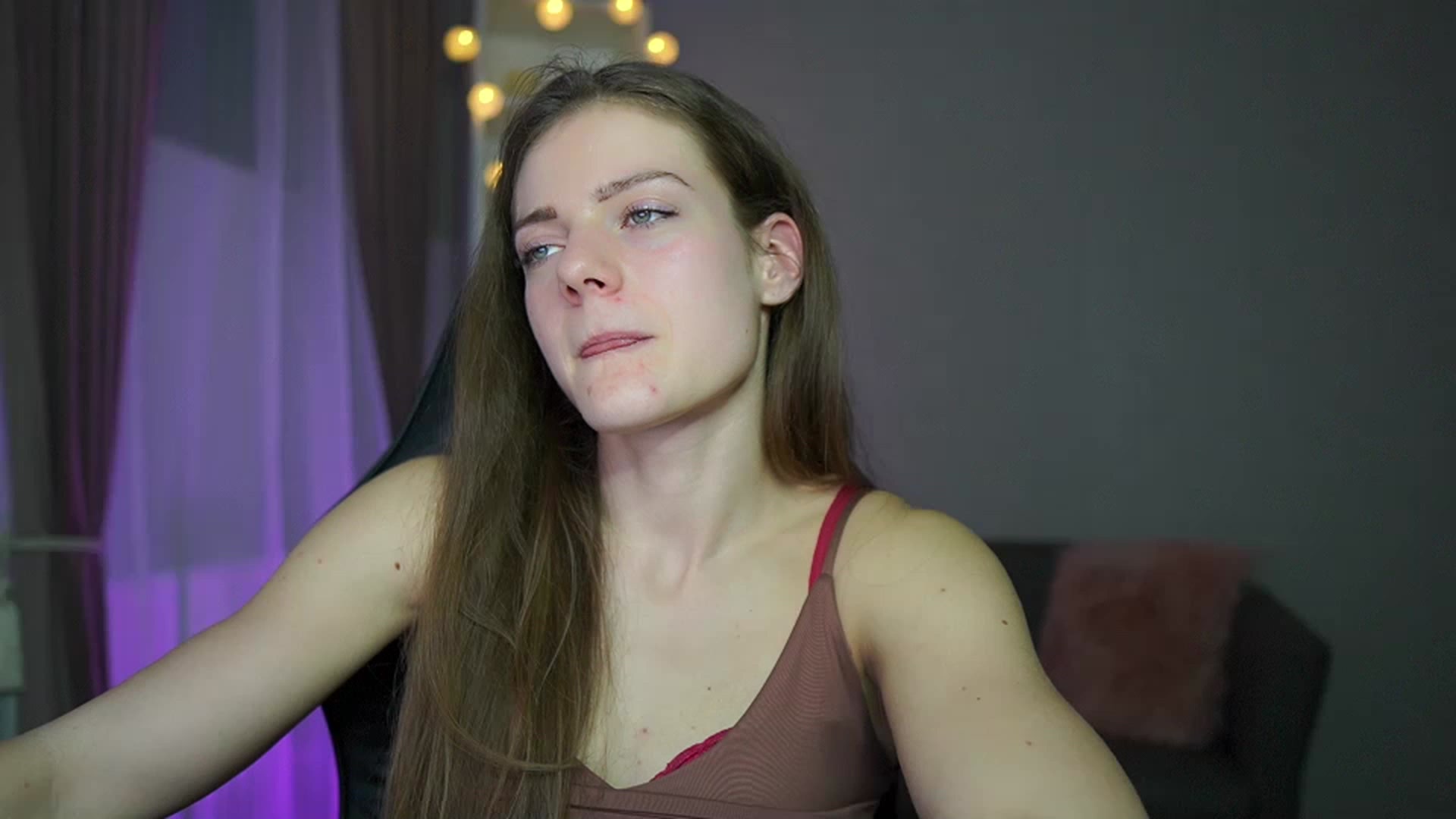 Gallery image thumbnail from Elly_Malkova_'s myfreecams stream on, 03/16/2023, 21:41 image 8 of 20