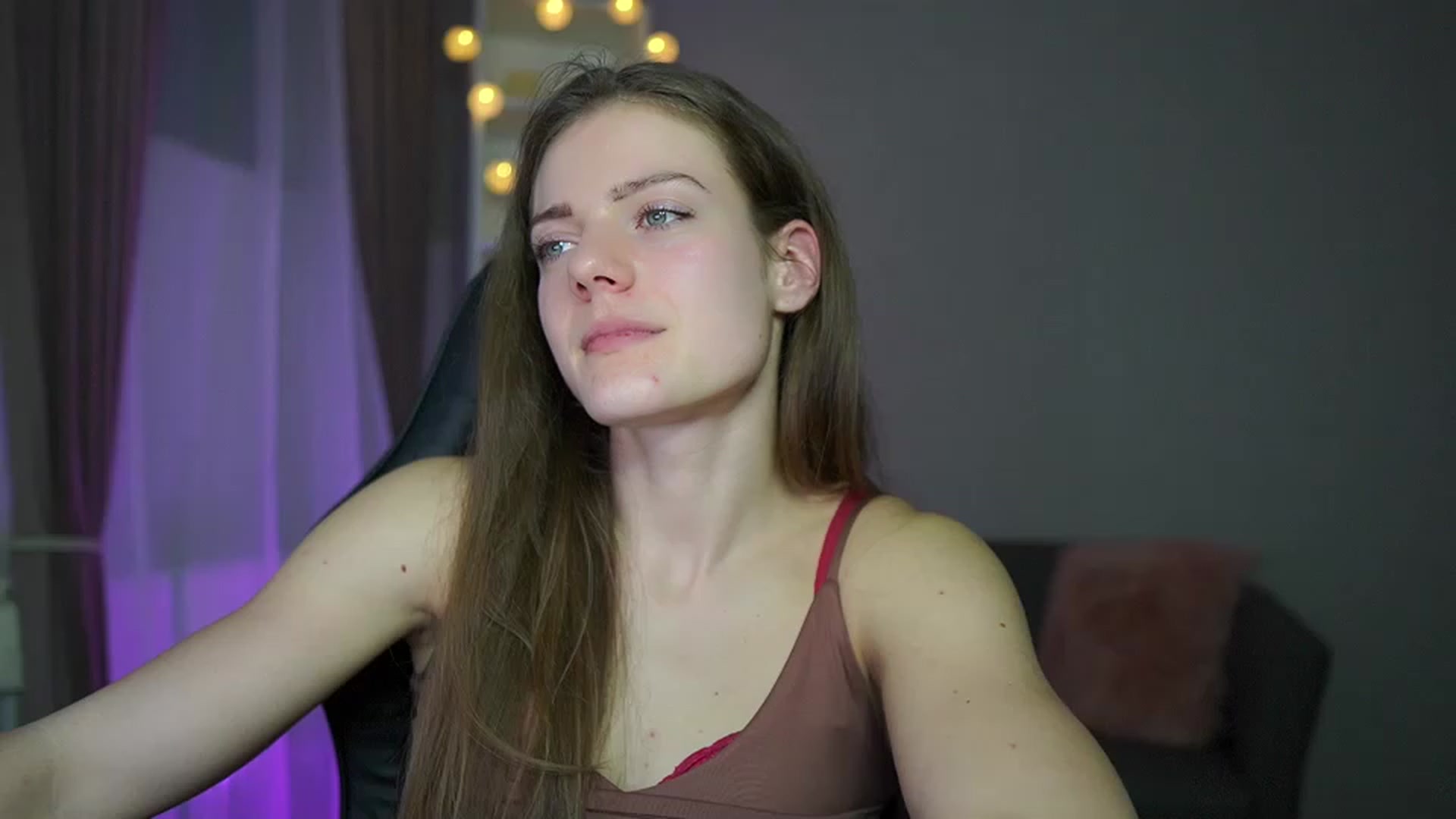 Gallery image thumbnail from Elly_Malkova_'s myfreecams stream on, 03/16/2023, 21:41 image 11 of 20