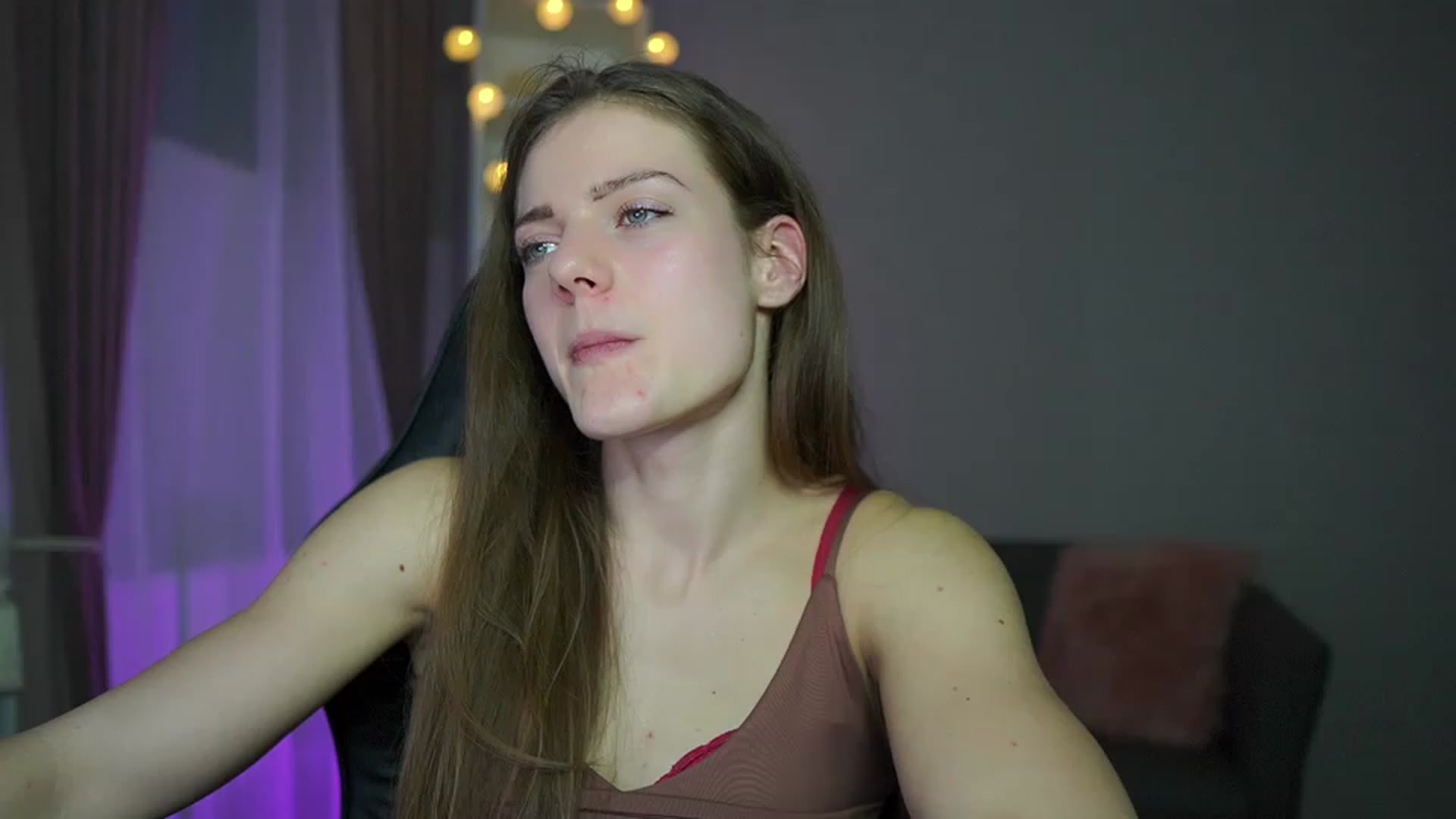Gallery image thumbnail from Elly_Malkova_'s myfreecams stream on, 03/16/2023, 21:41 image 9 of 20