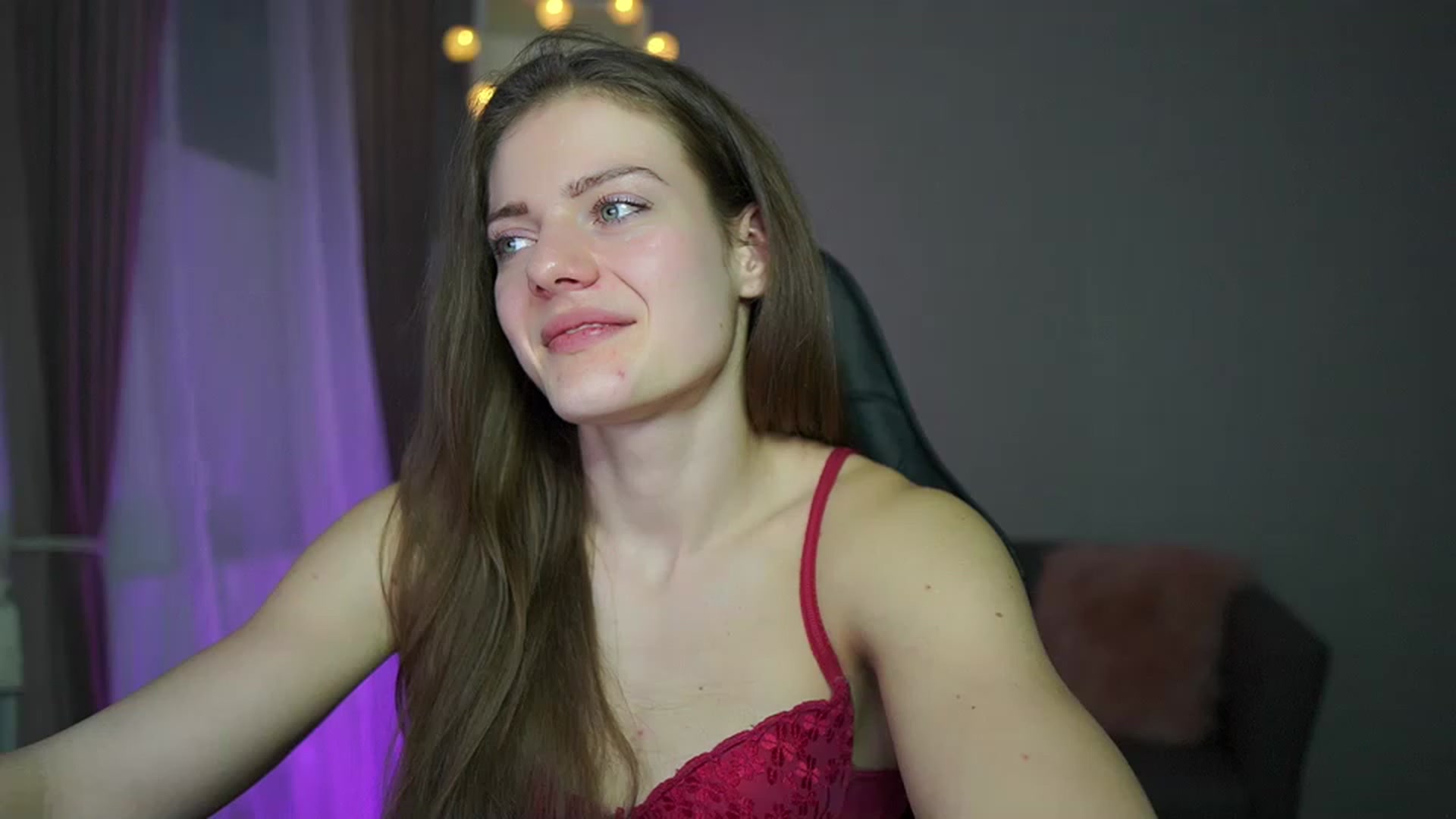 Gallery image thumbnail from Elly_Malkova_'s myfreecams stream on, 03/16/2023, 23:32 image 19 of 20
