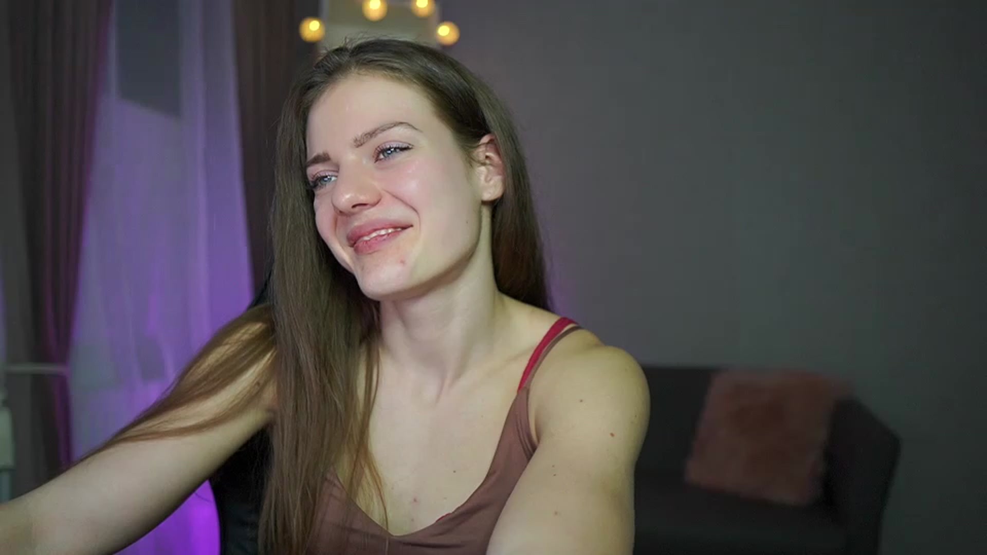 Gallery image thumbnail from Elly_Malkova_'s myfreecams stream on, 03/16/2023, 23:32 image 15 of 20