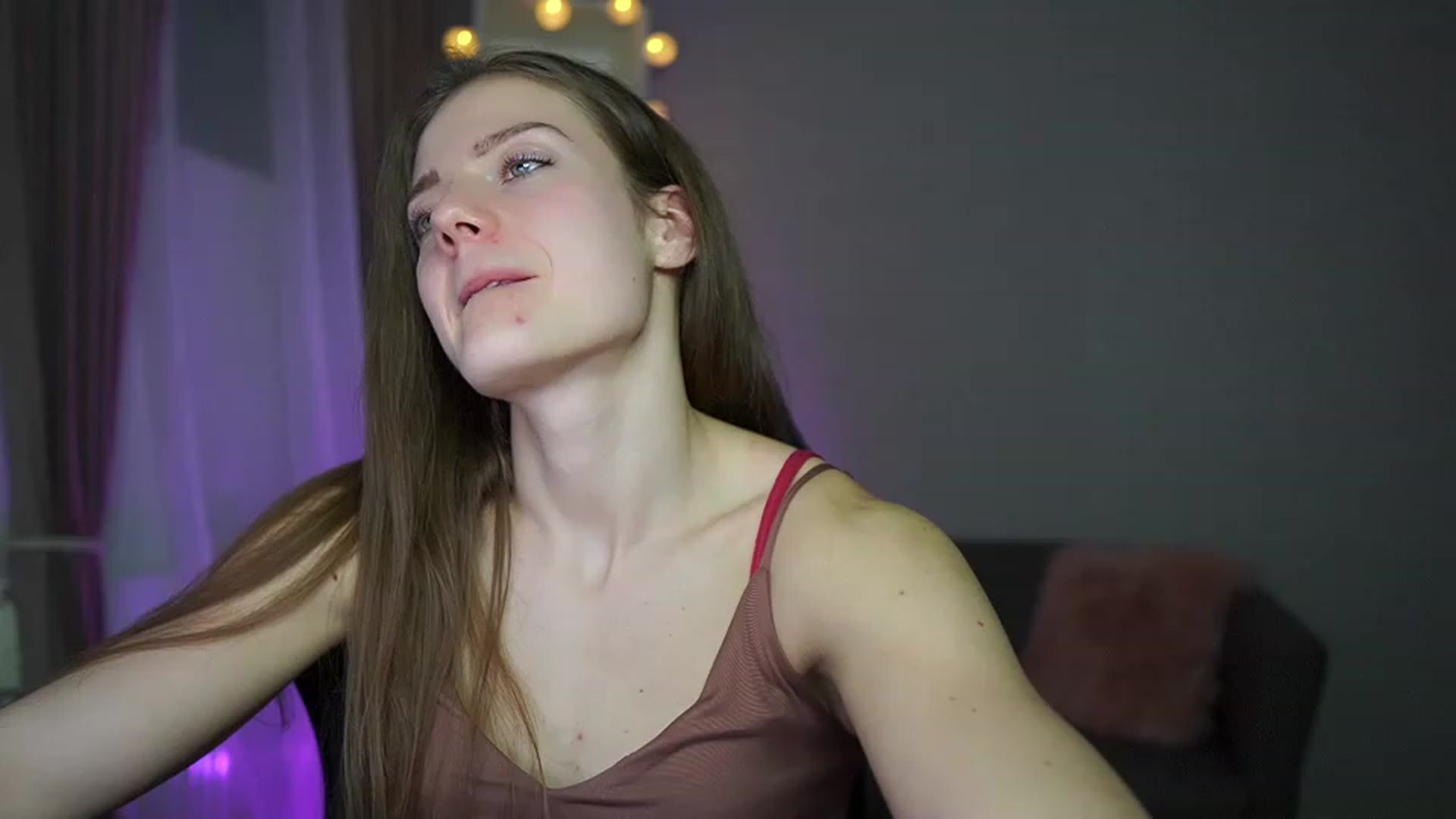Gallery image thumbnail from Elly_Malkova_'s myfreecams stream on, 03/16/2023, 23:32 image 14 of 20