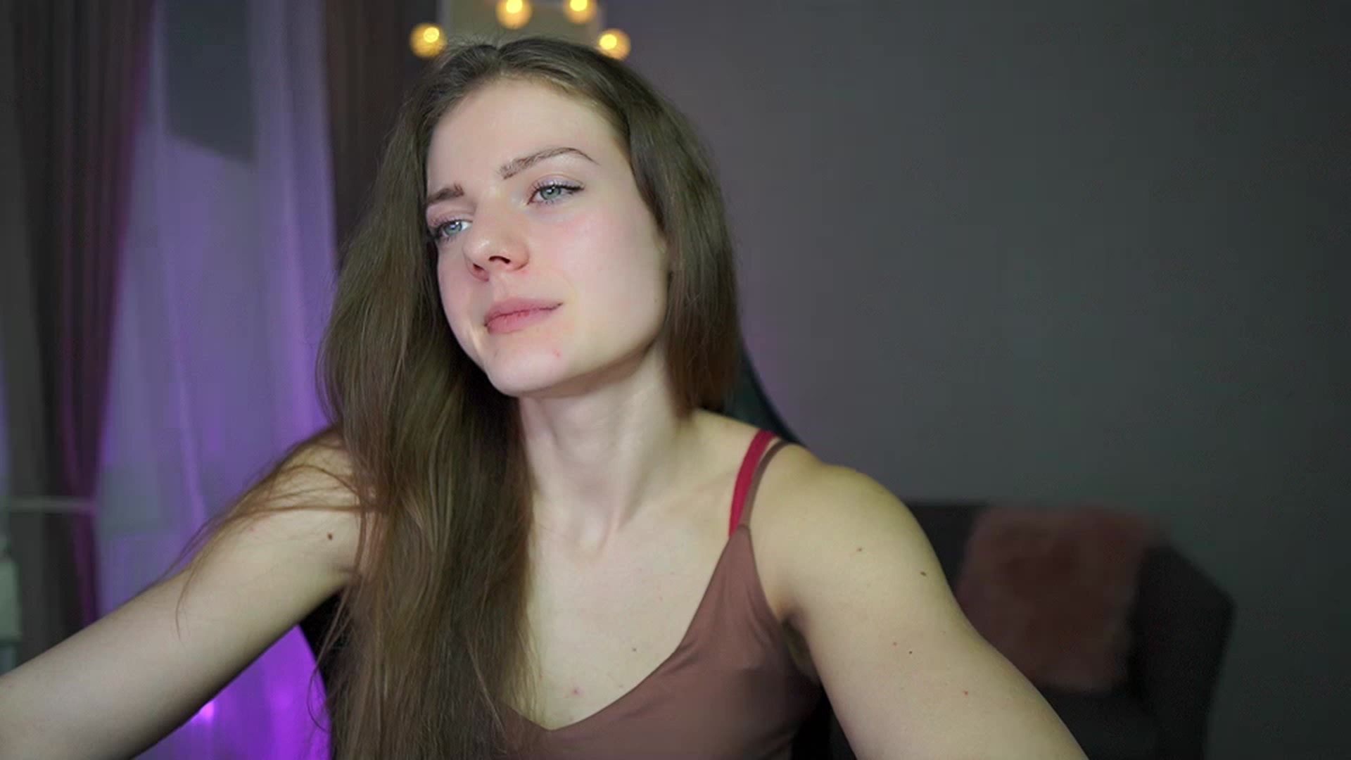 Gallery image thumbnail from Elly_Malkova_'s myfreecams stream on, 03/16/2023, 23:32 image 4 of 20