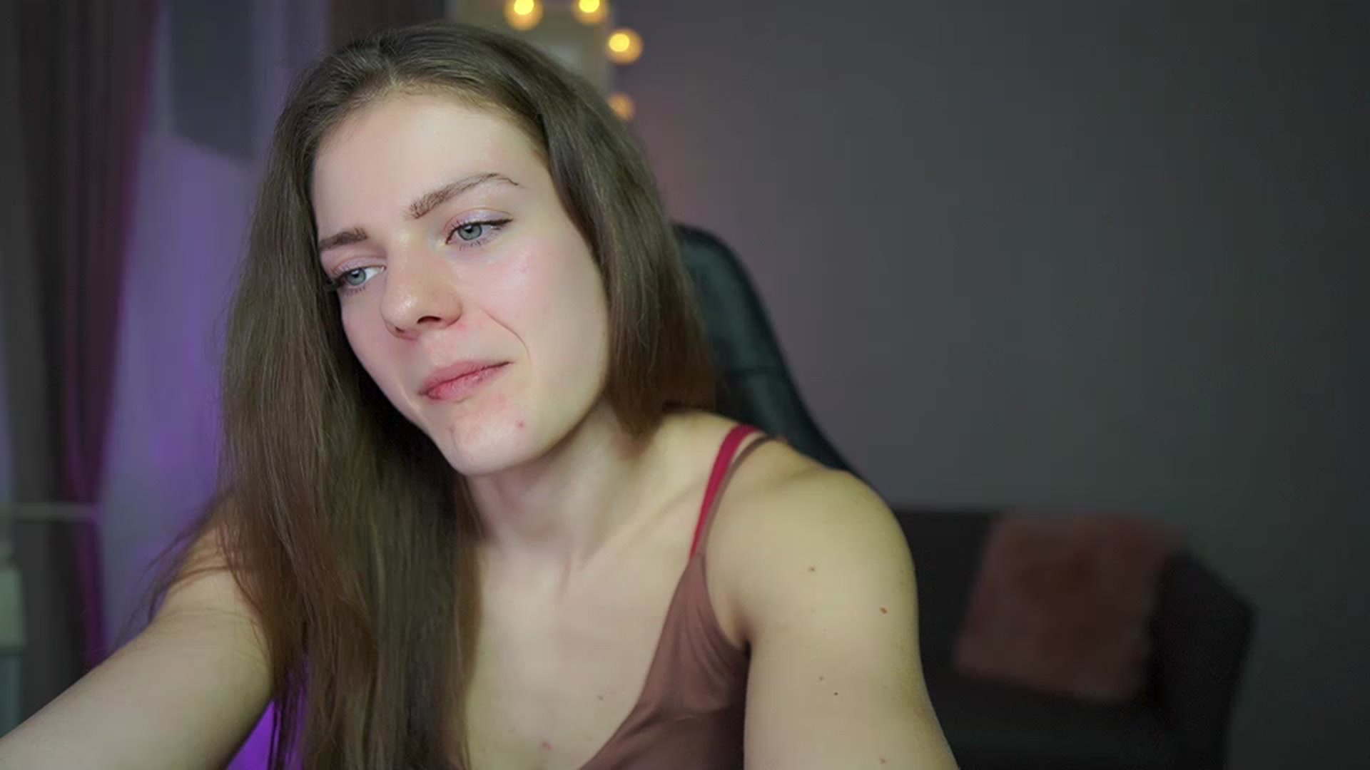 Gallery image thumbnail from Elly_Malkova_'s myfreecams stream on, 03/16/2023, 23:32 image 6 of 20