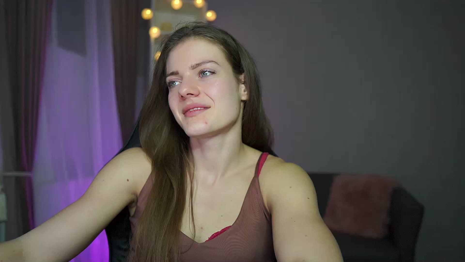 Gallery image thumbnail from Elly_Malkova_'s myfreecams stream on, 03/17/2023, 24:08 image 7 of 20