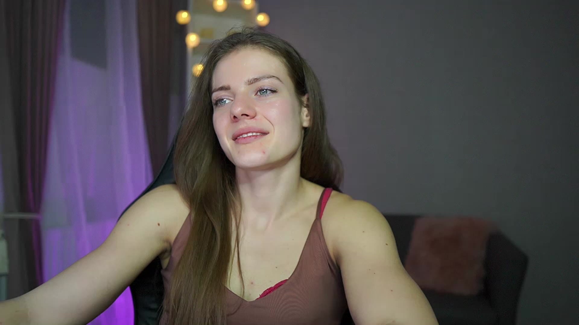 Gallery image thumbnail from Elly_Malkova_'s myfreecams stream on, 03/17/2023, 24:08 image 9 of 20