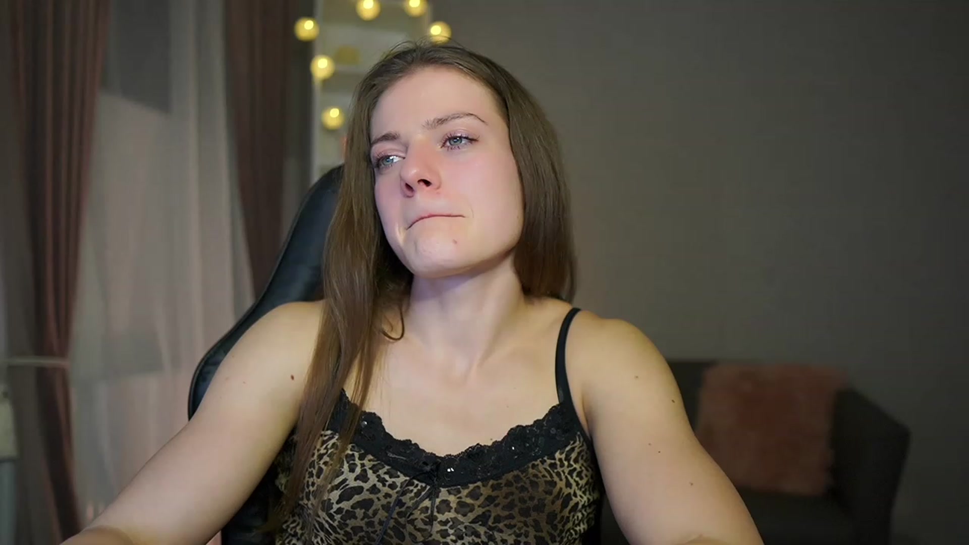 Gallery image thumbnail from Elly_Malkova_'s myfreecams stream on, 03/17/2023, 20:56 image 9 of 20