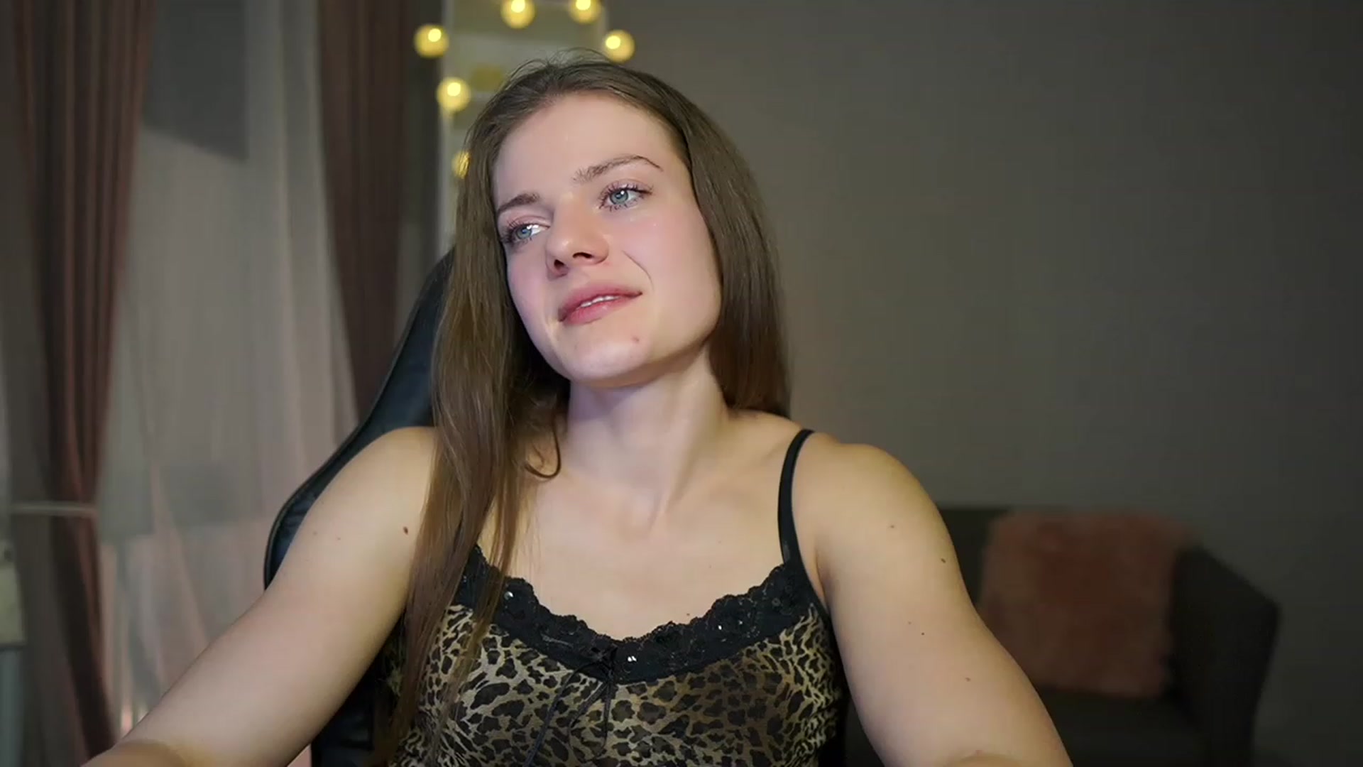 Gallery image thumbnail from Elly_Malkova_'s myfreecams stream on, 03/17/2023, 20:56 image 7 of 20
