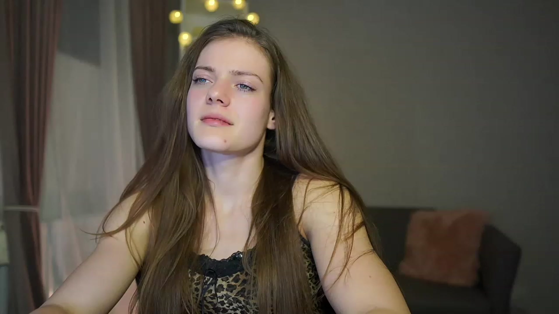 Gallery image thumbnail from Elly_Malkova_'s myfreecams stream on, 03/17/2023, 21:55 image 3 of 20