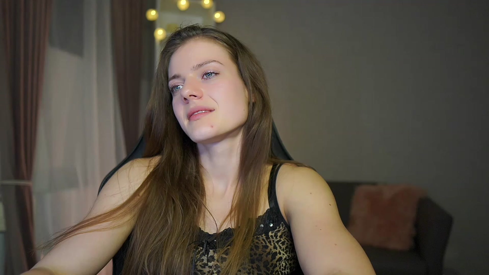 Gallery image thumbnail from Elly_Malkova_'s myfreecams stream on, 03/17/2023, 21:55 image 18 of 20
