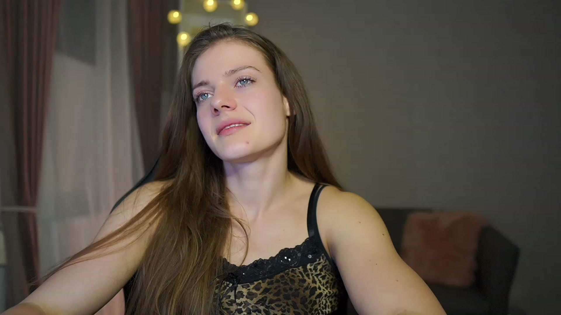 Gallery image thumbnail from Elly_Malkova_'s myfreecams stream on, 03/17/2023, 21:55 image 16 of 20