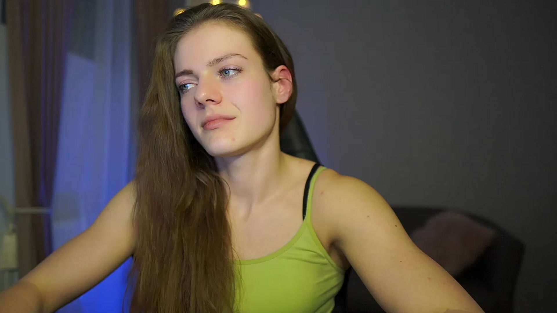 Gallery image thumbnail from Elly_Malkova_'s myfreecams stream on, 03/21/2023, 20:27 image 13 of 20