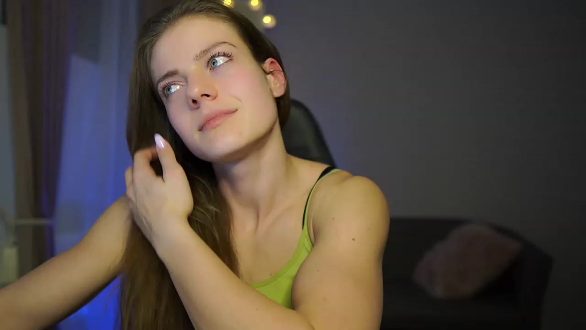 Gallery image thumbnail from Elly_Malkova_'s myfreecams stream on, 03/21/2023, 20:27 image 12 of 20