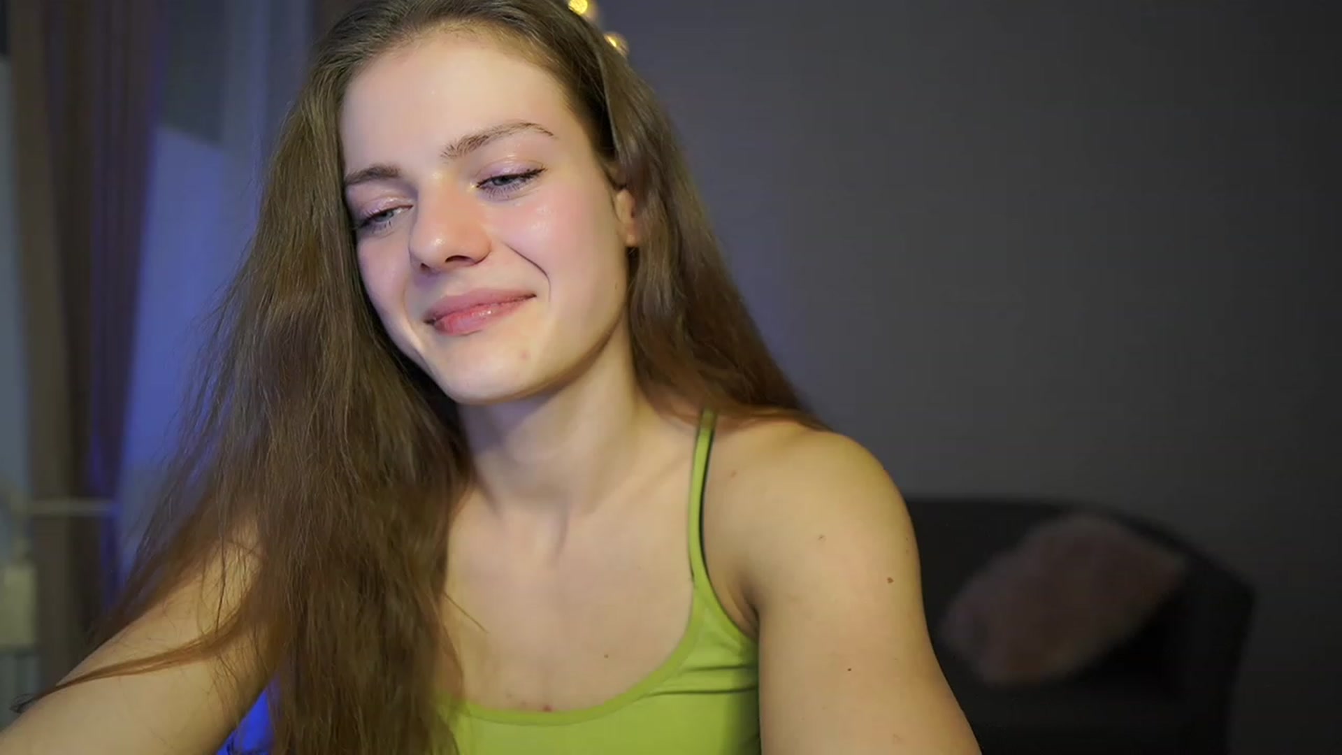Gallery image thumbnail from Elly_Malkova_'s myfreecams stream on, 03/21/2023, 21:47 image 8 of 20